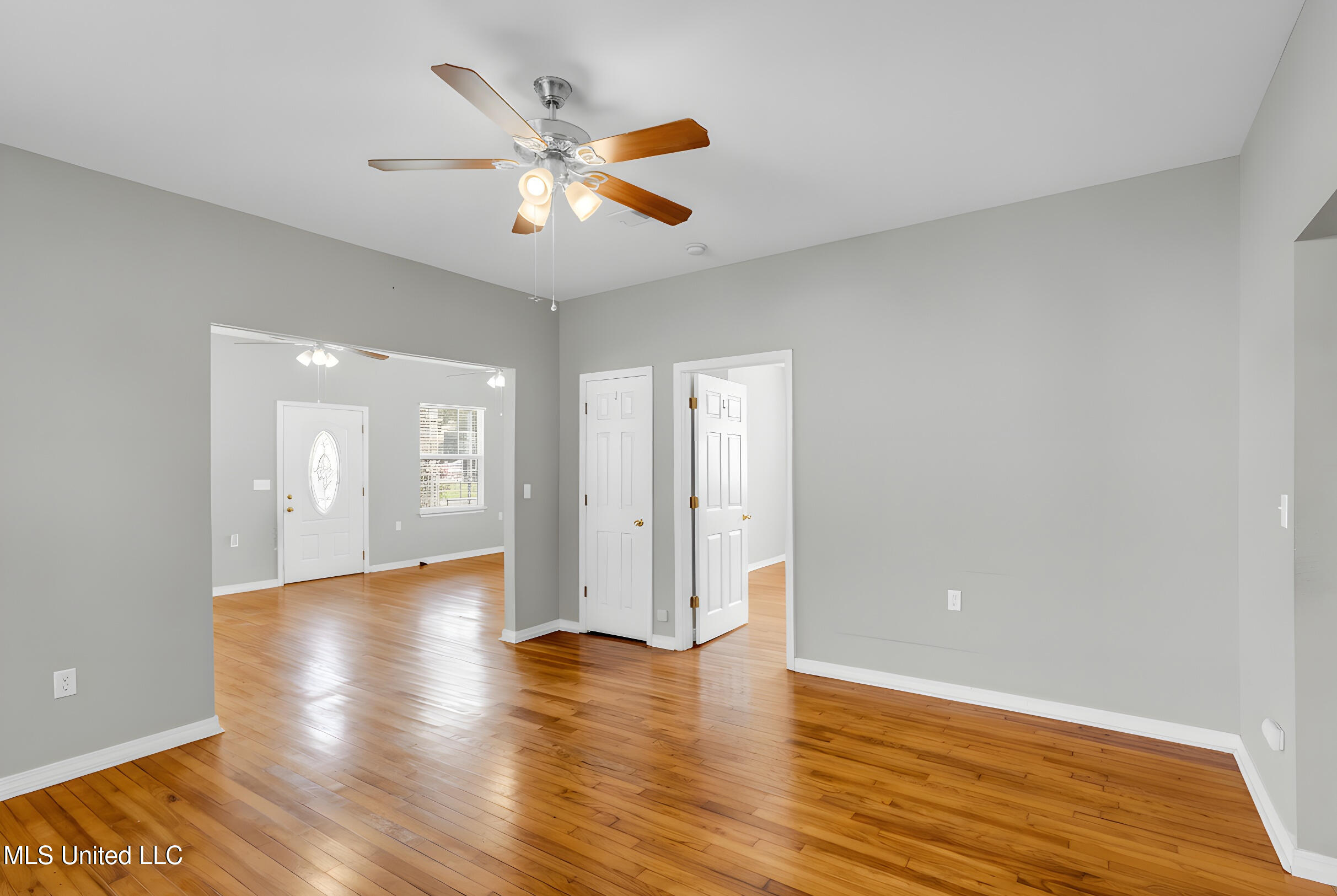 547 Howard Avenue Property Photo 22