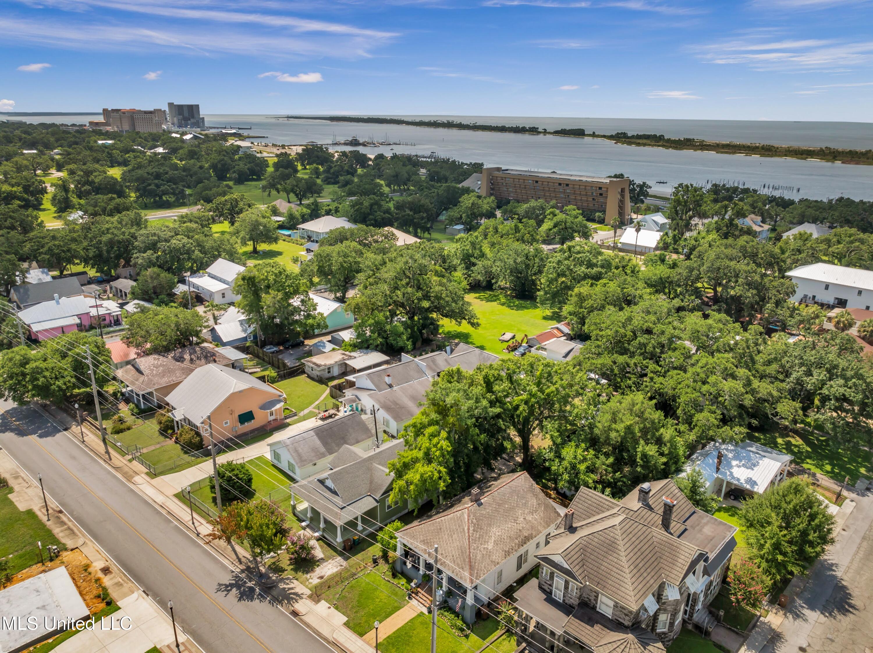 547 Howard Avenue Property Photo 29