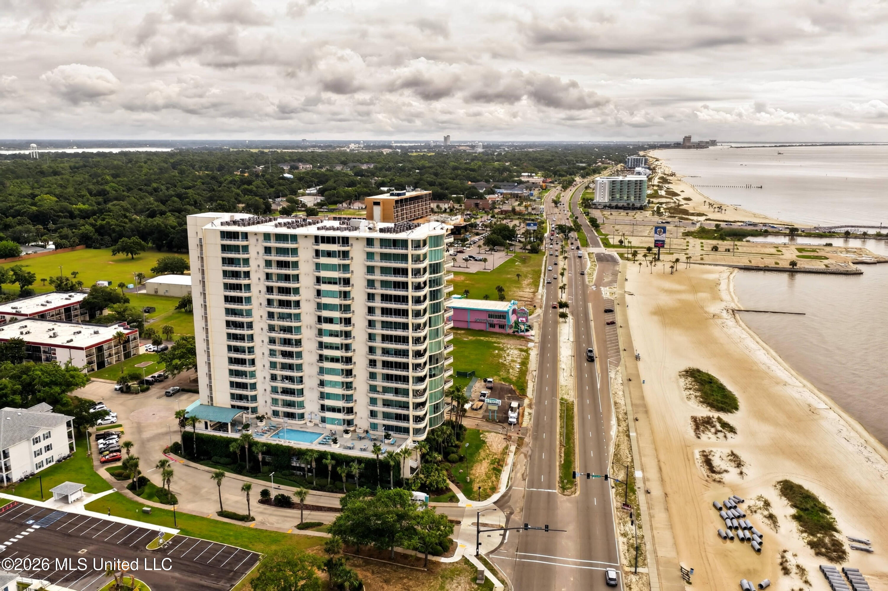 2060 Beach Boulevard Property Photo 4
