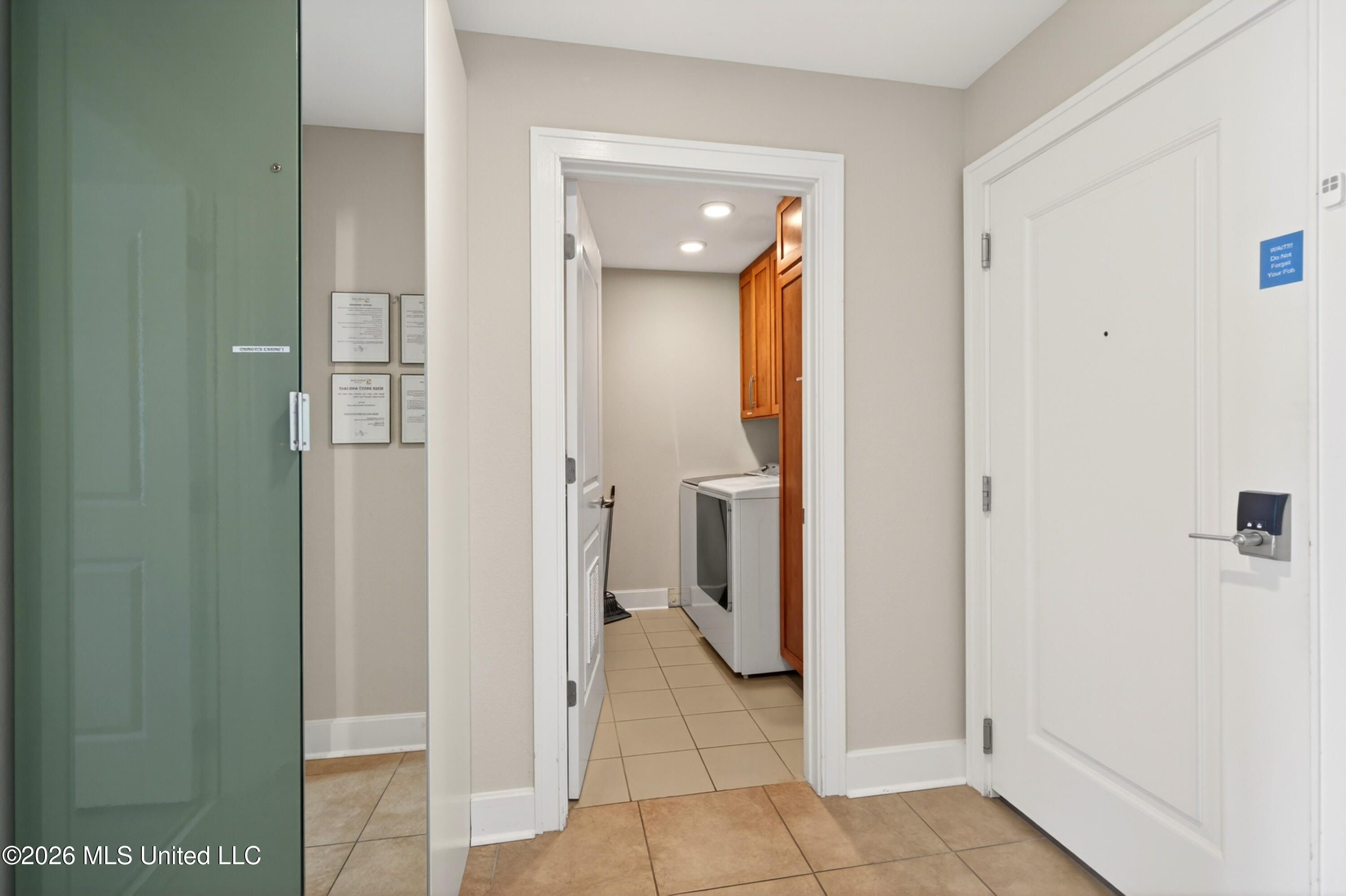 2060 Beach Boulevard Property Photo 9