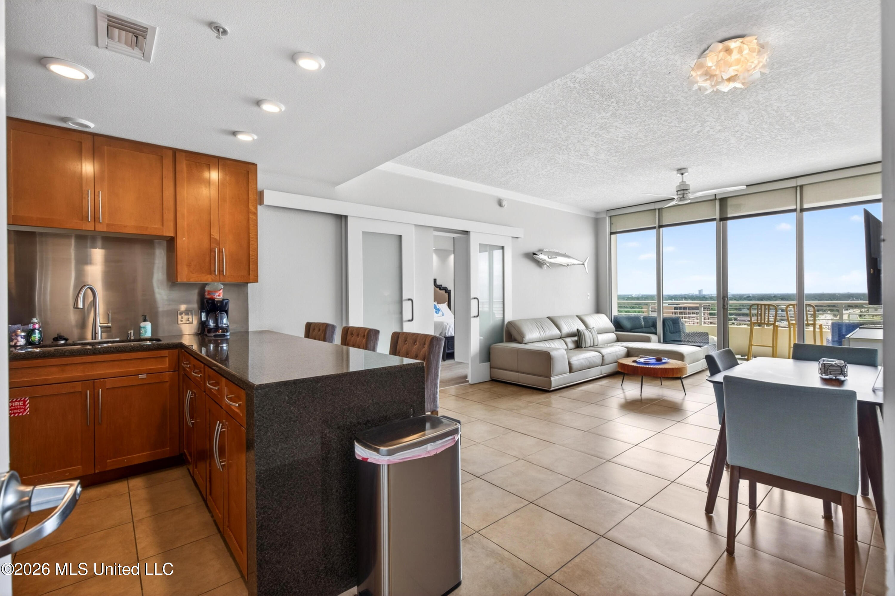 2060 Beach Boulevard Property Photo 11