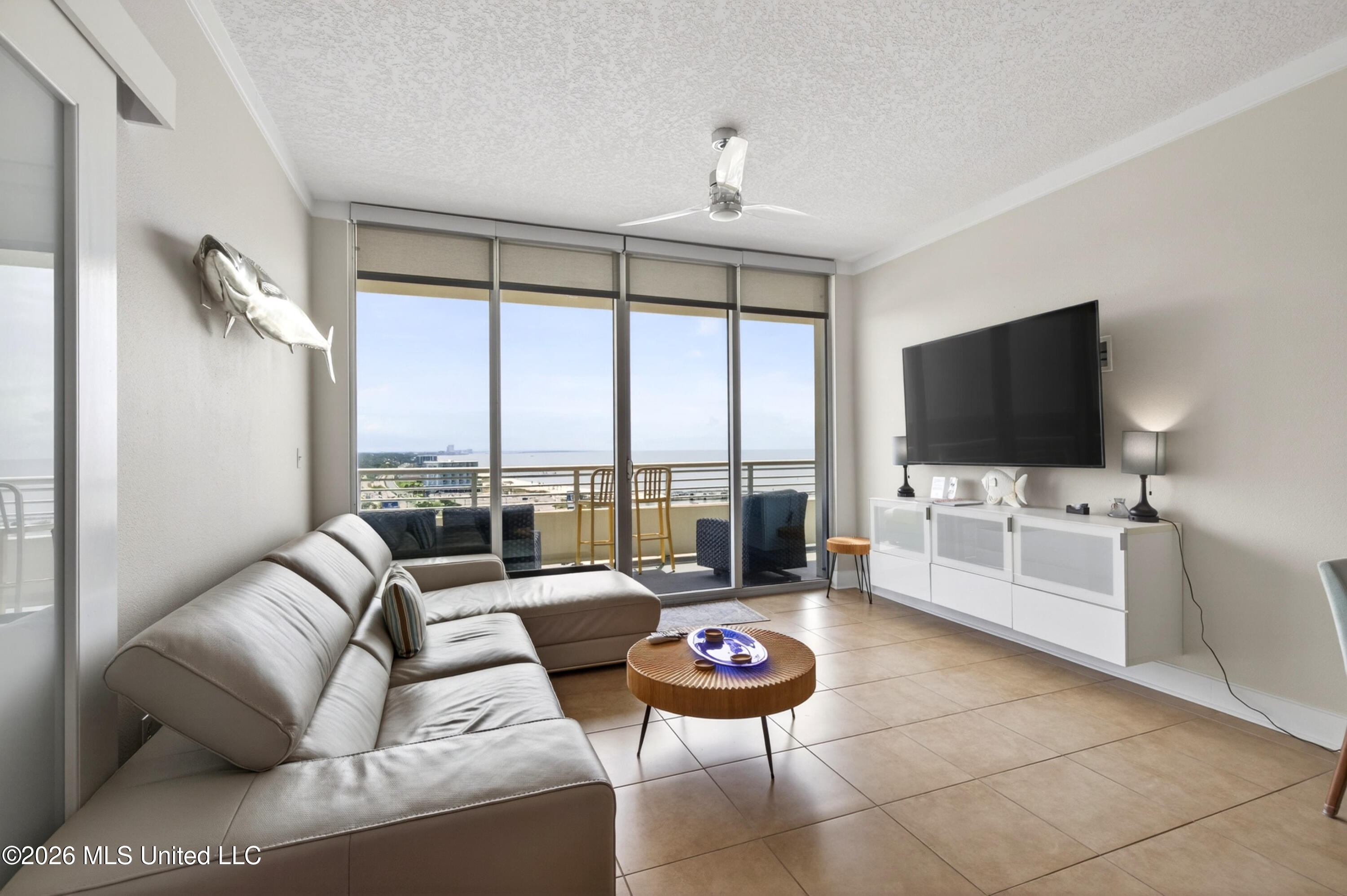 2060 Beach Boulevard Property Photo 12