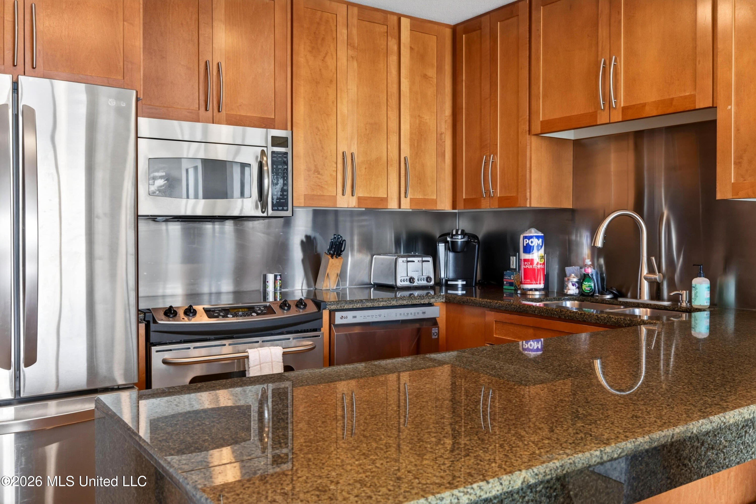2060 Beach Boulevard Property Photo 16