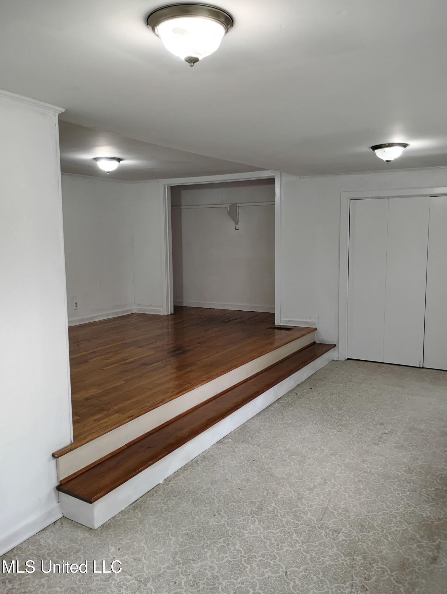 1152 Oakhurst Avenue Property Photo 6
