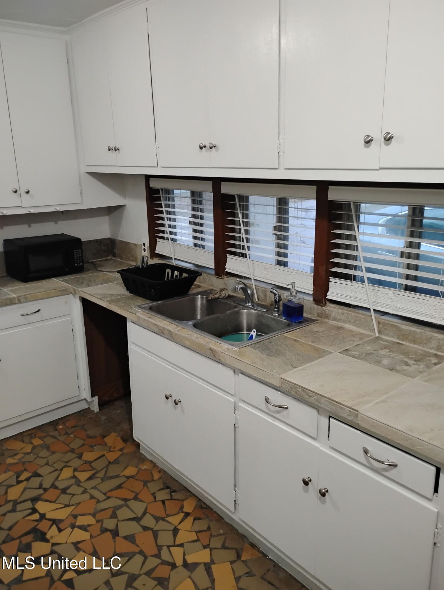 1152 Oakhurst Avenue Property Photo 11
