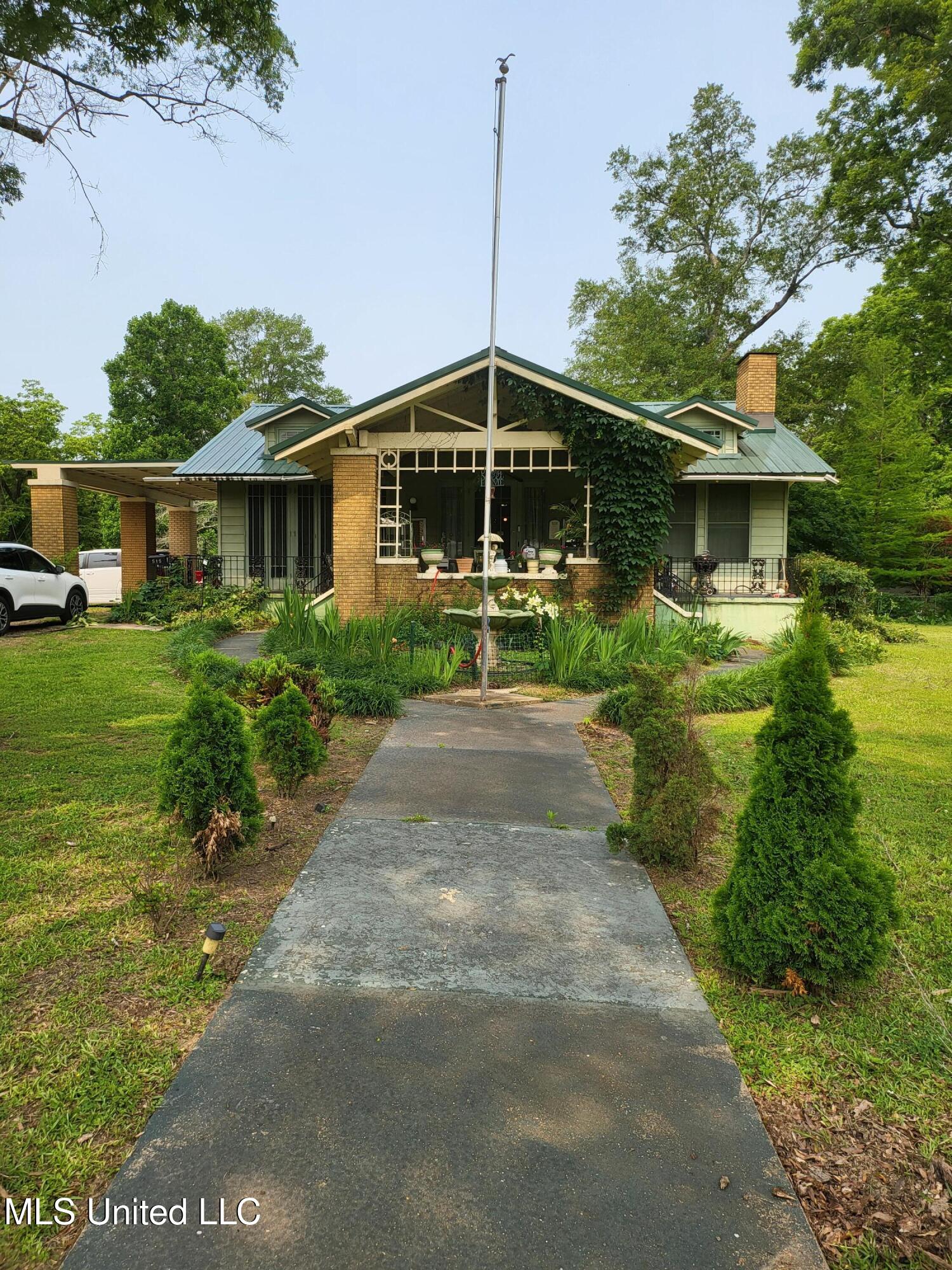 515 S Pocahontas Street Property Photo 1