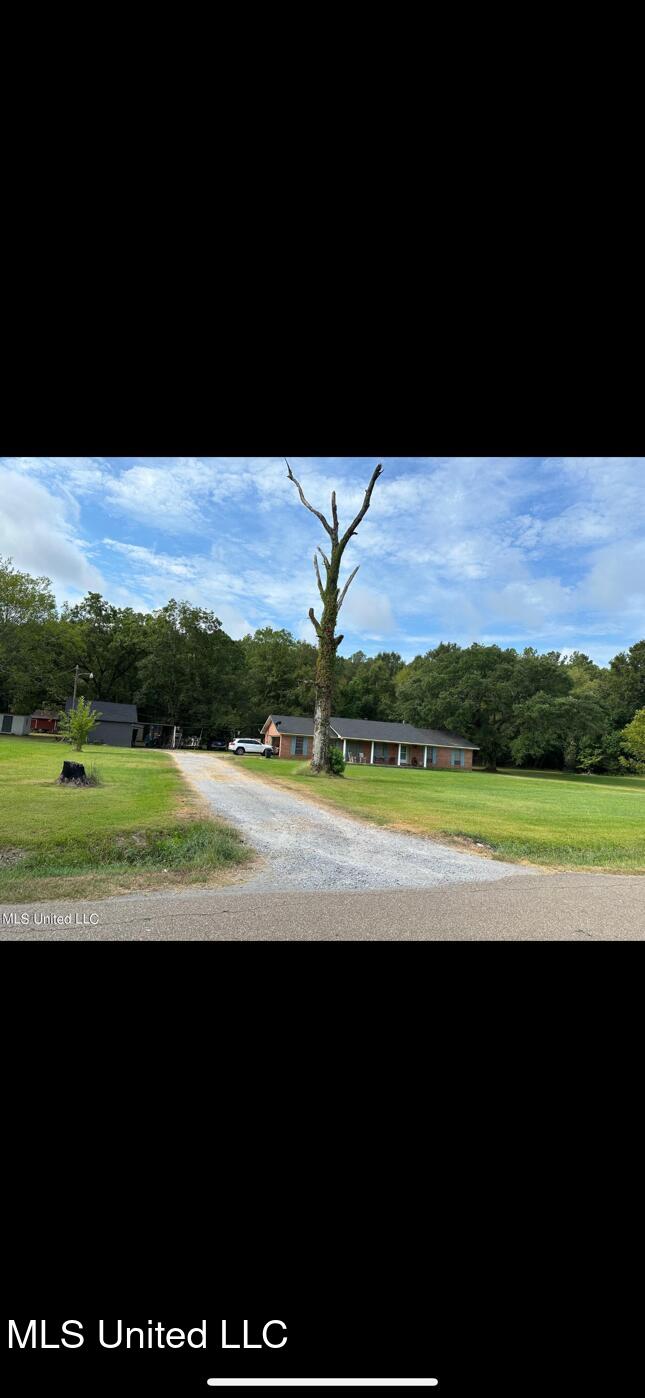 220 Lowe Cir. Property Photo 1