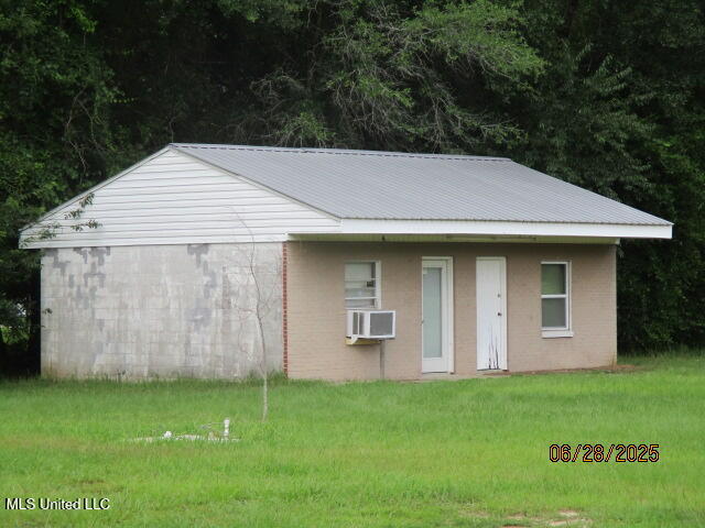 17333 Highway 63 Property Photo 1