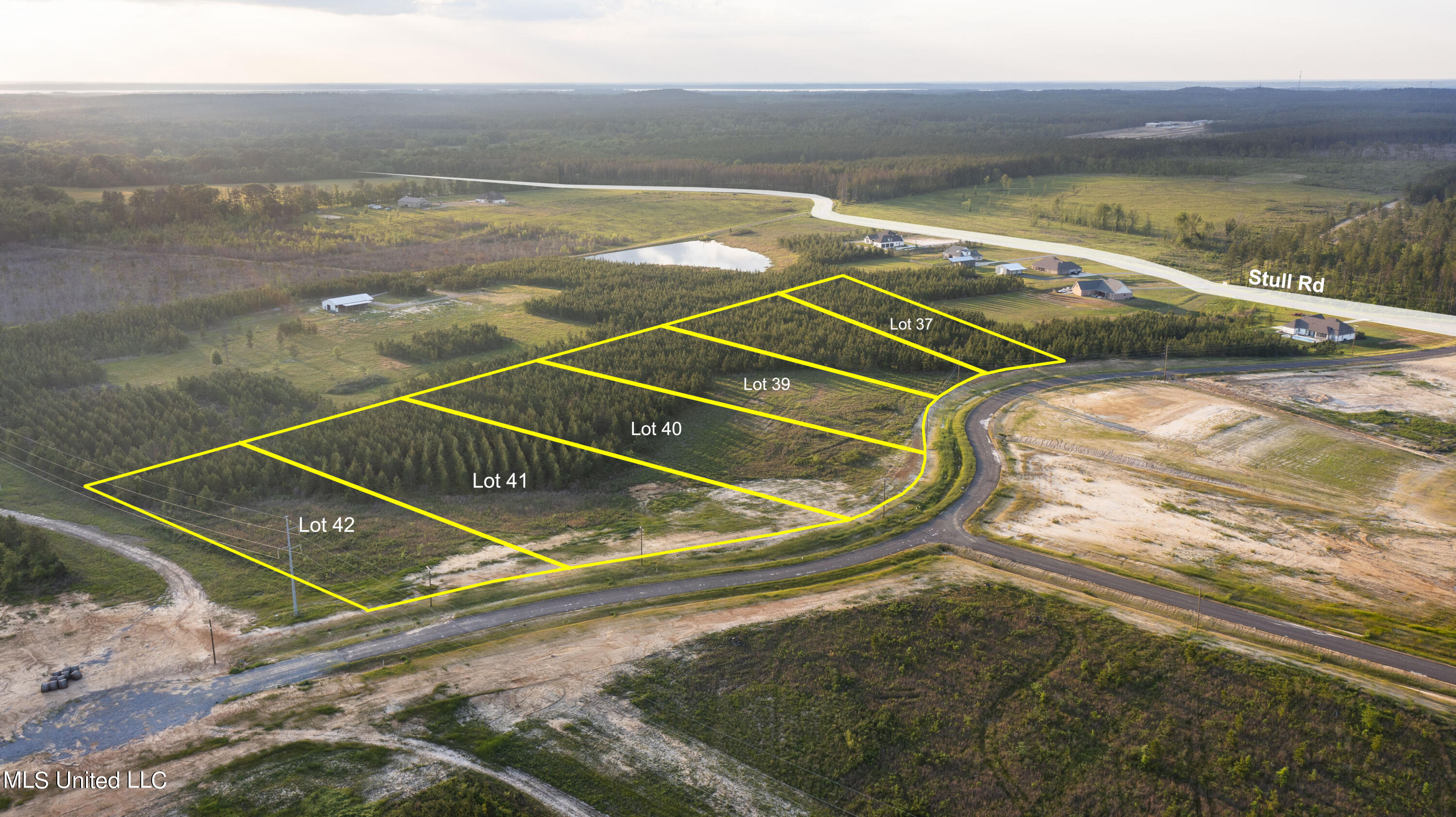 1005 Freedom Farms Crossing Property Photo 1