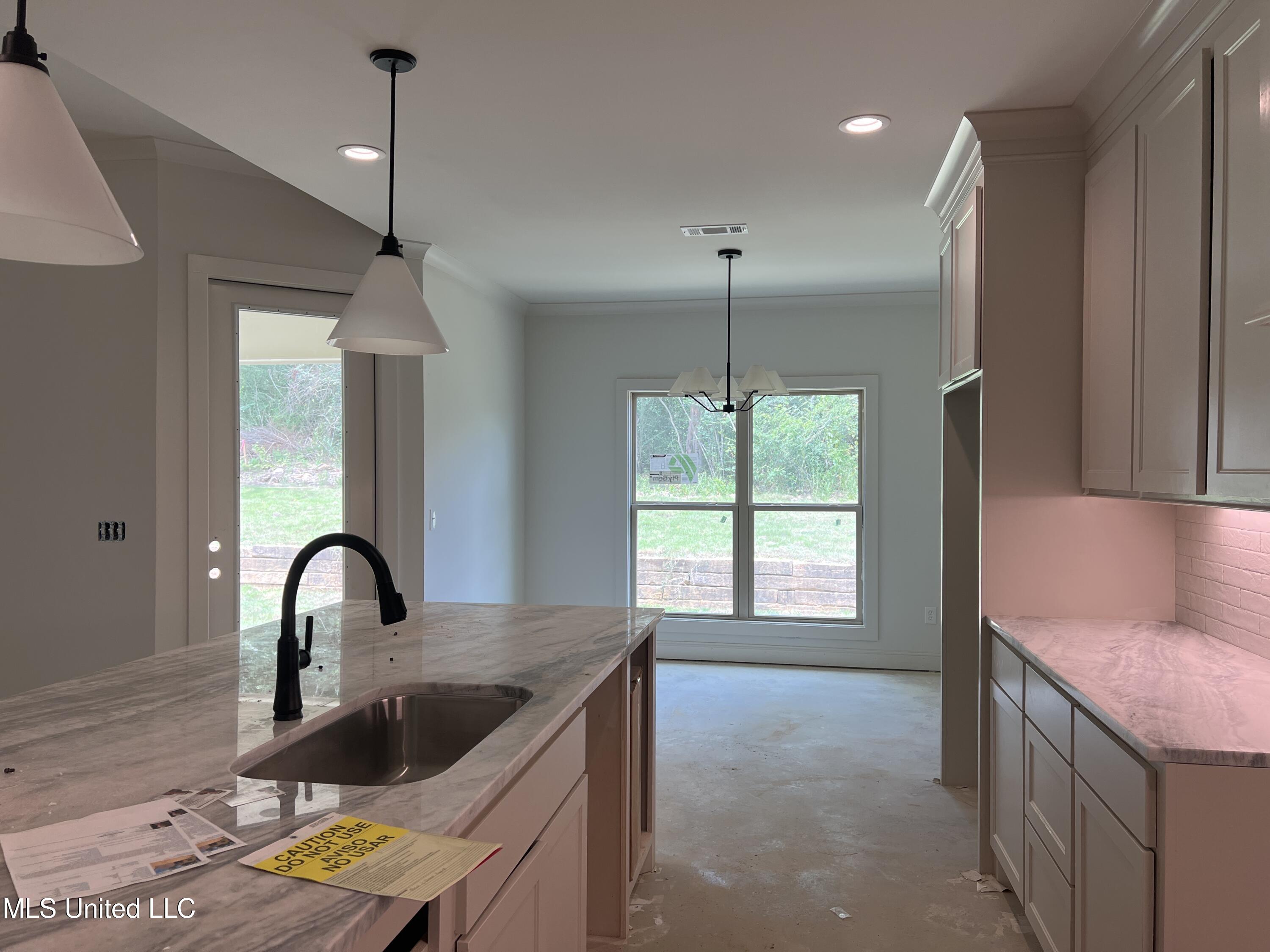 613 Cobalt Way Property Photo 6
