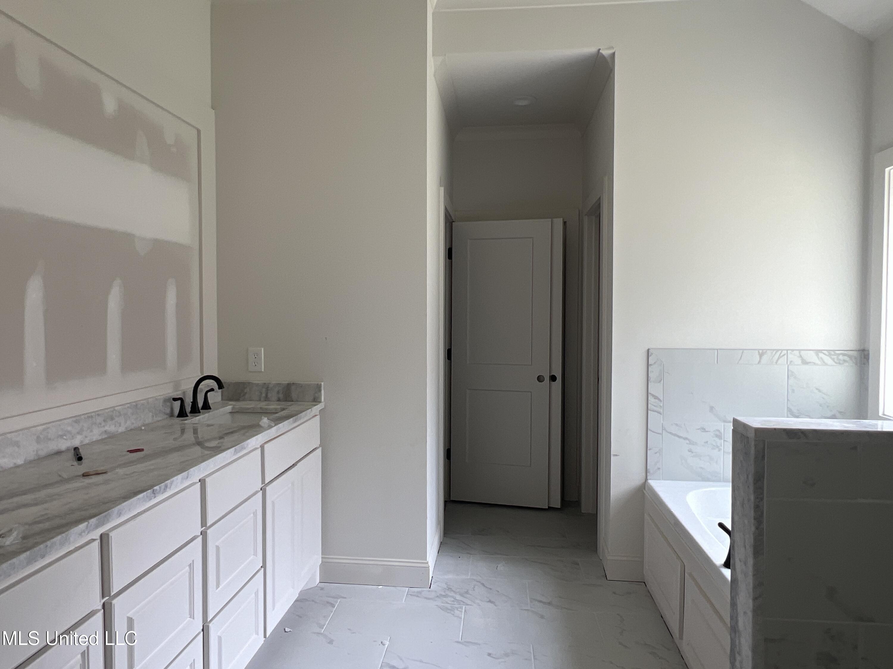 613 Cobalt Way Property Photo 8