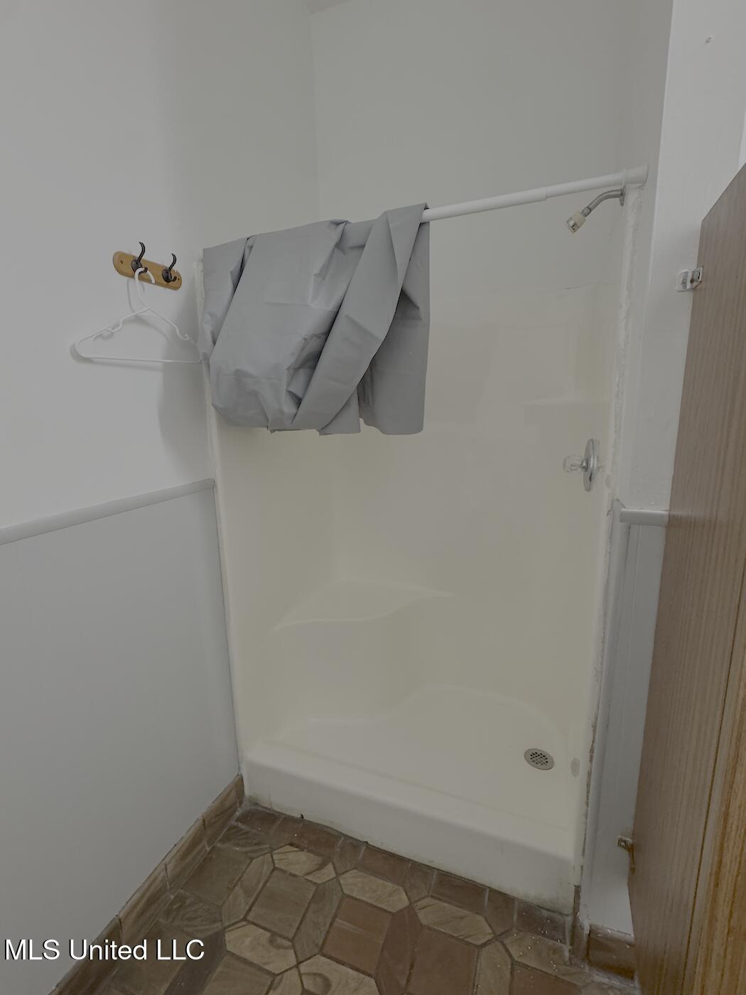 9765 Goodman Road Property Photo 17