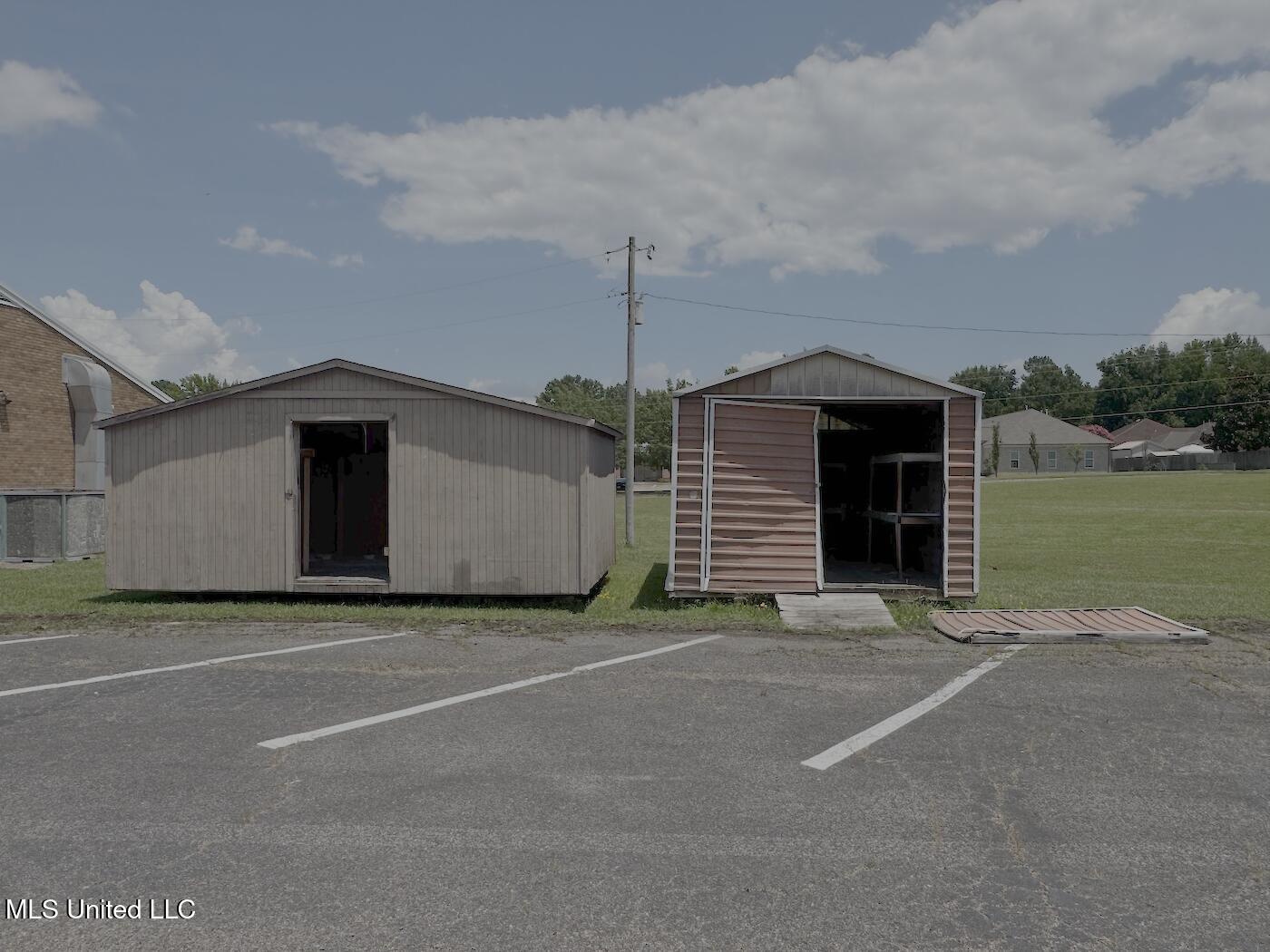 9765 Goodman Road Property Photo 19