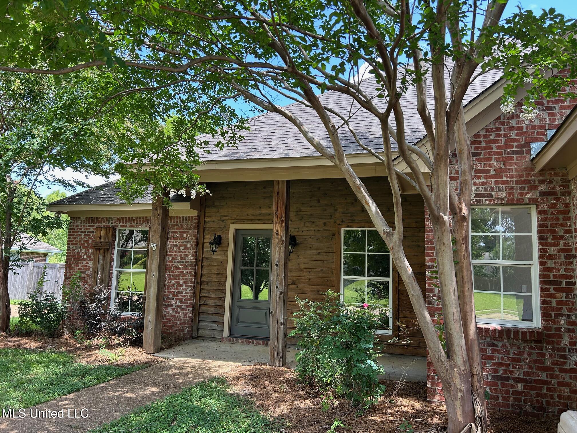 123 Kenzie Drive Property Photo 1