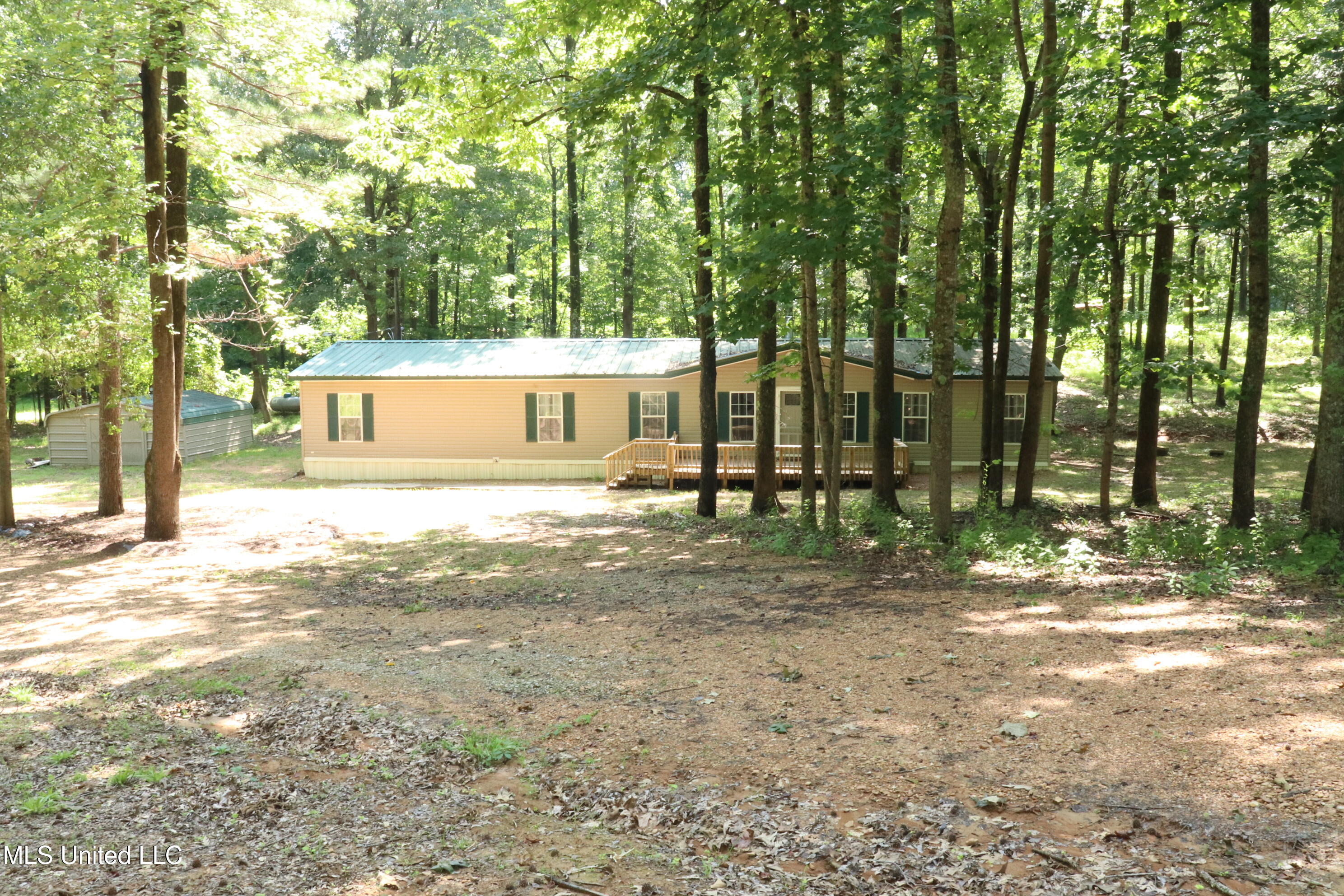 100 Green Road Property Photo 1