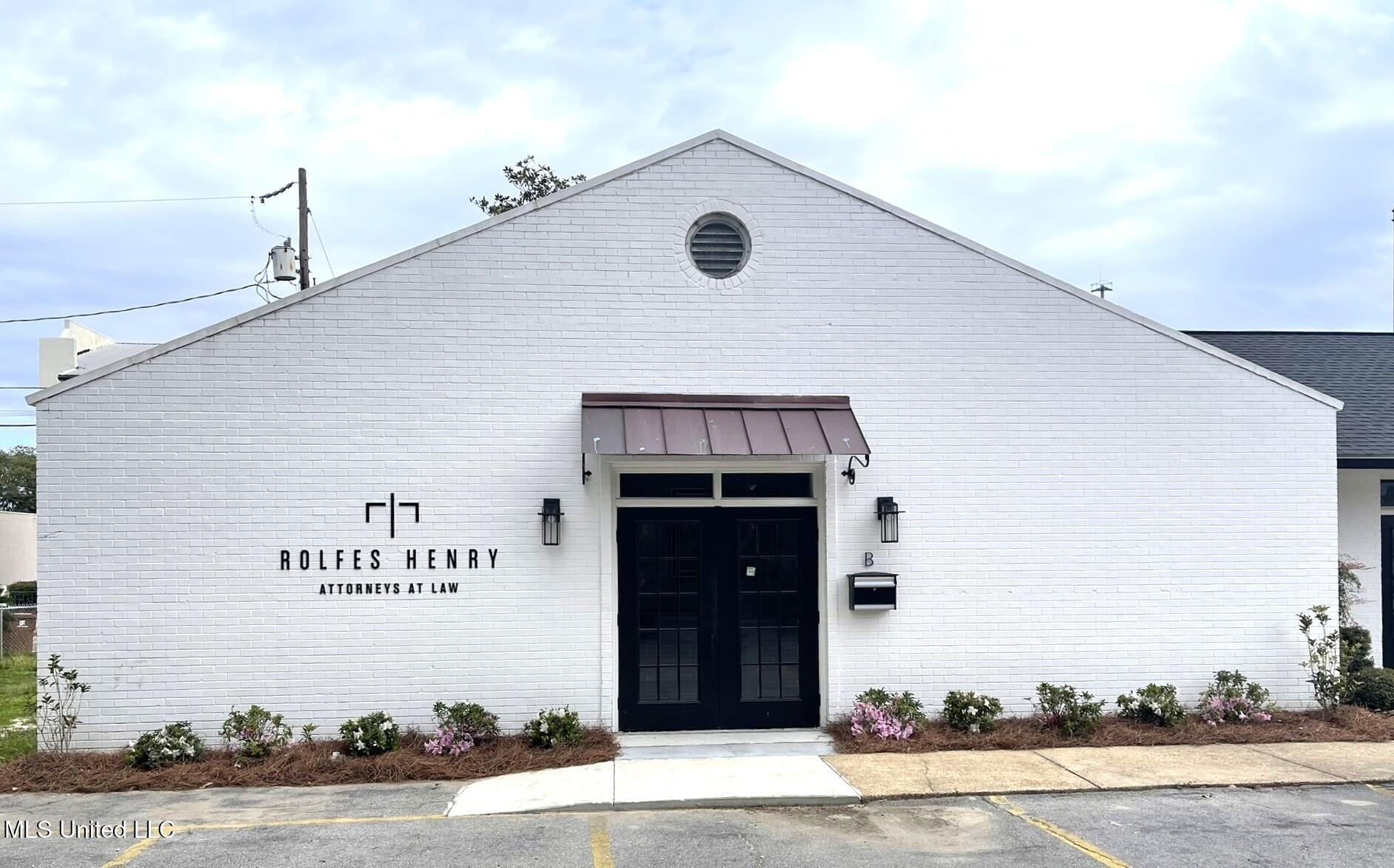 175 Main Street Property Photo 1