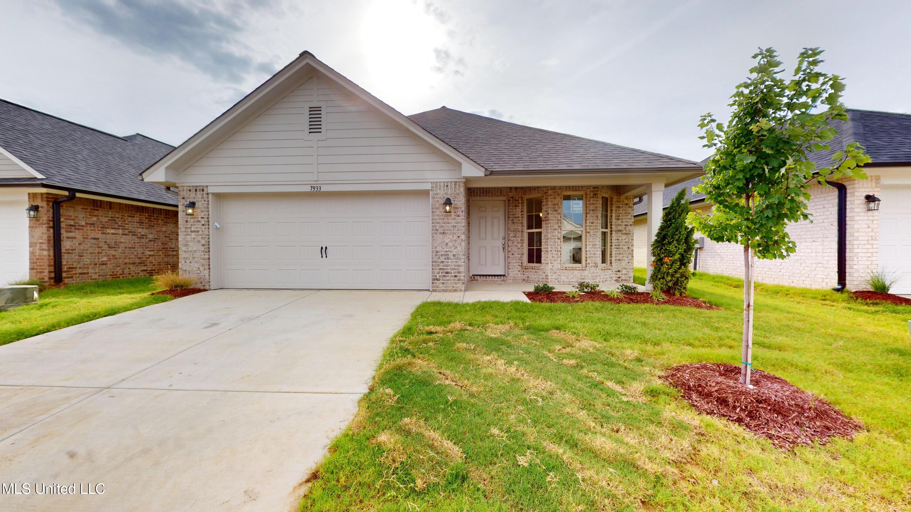 7899 Gardendale Drive Property Photo 1