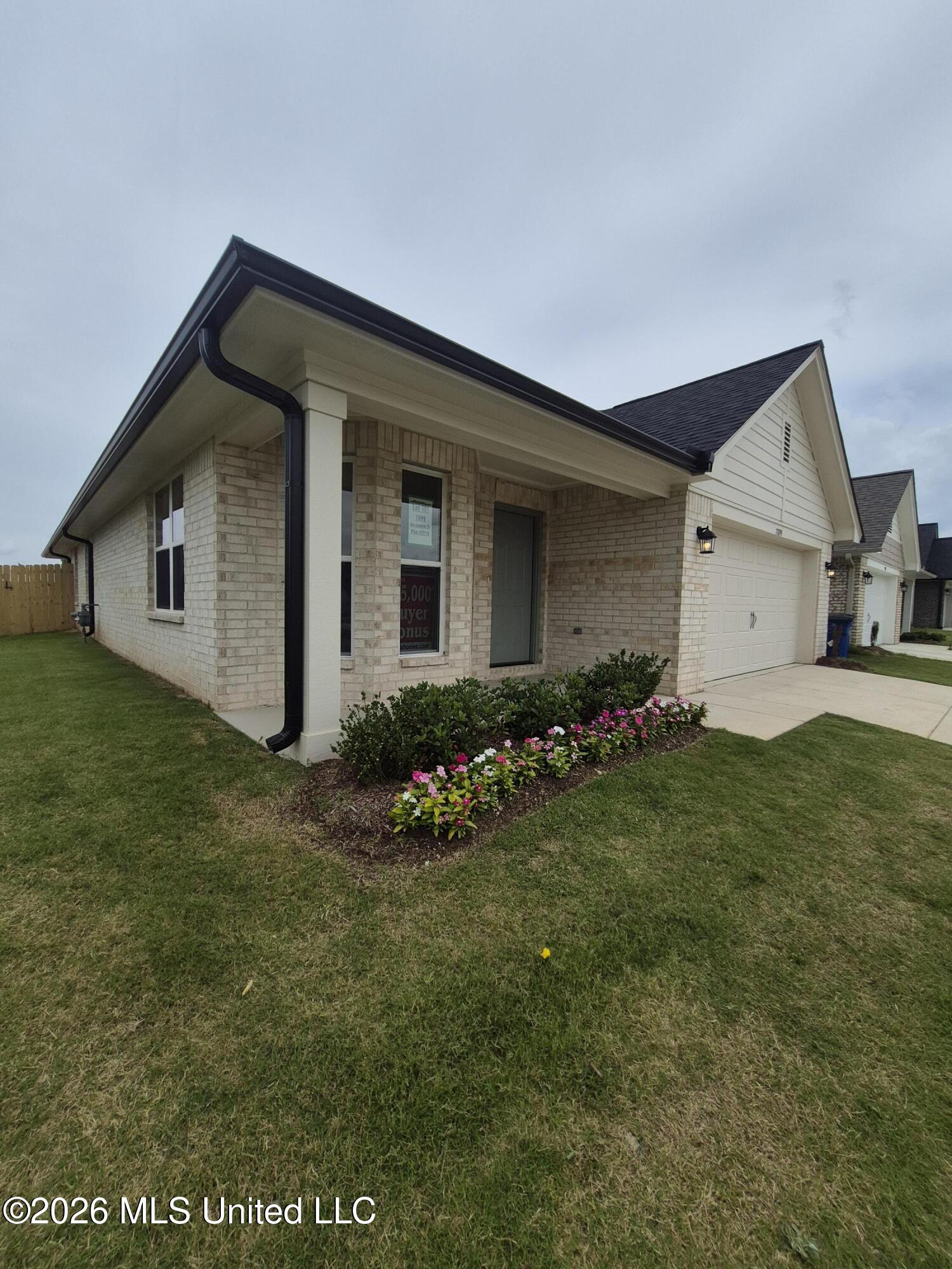 7899 Gardendale Drive Property Photo 1