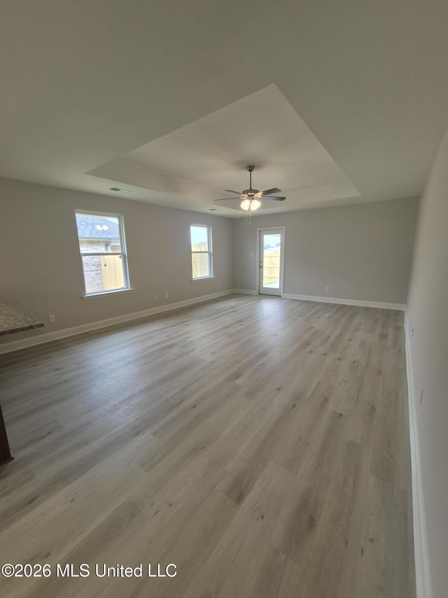 7899 Gardendale Drive Property Photo 8