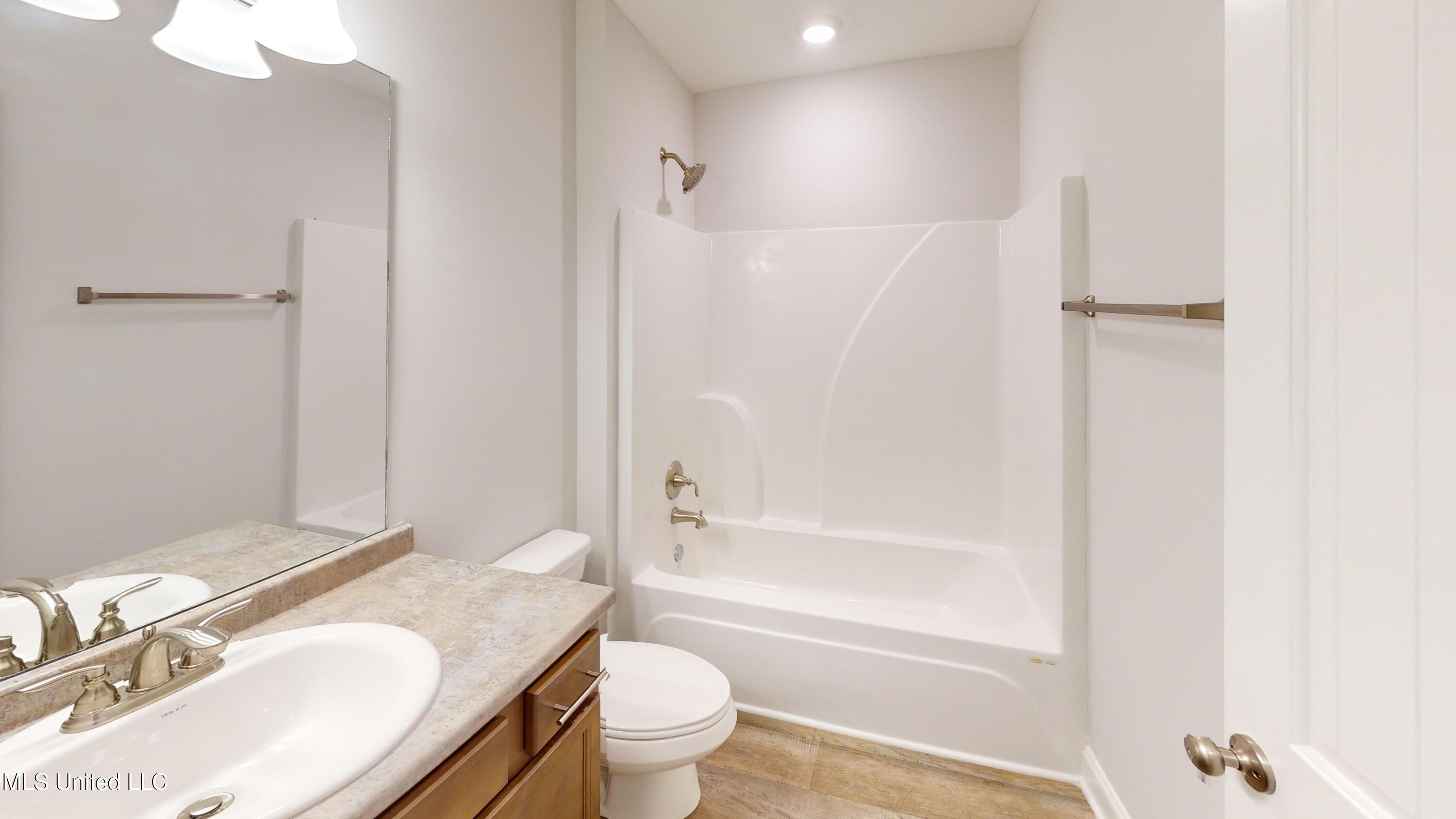 7899 Gardendale Drive Property Photo 17