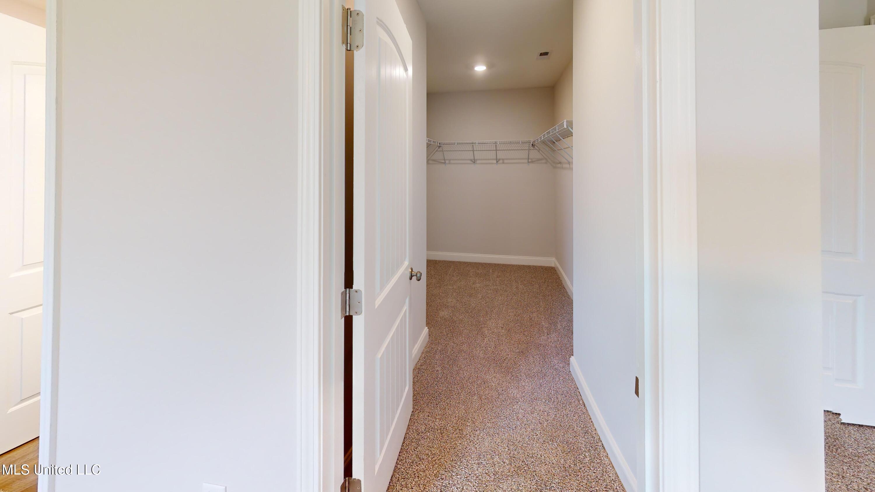 7899 Gardendale Drive Property Photo 20