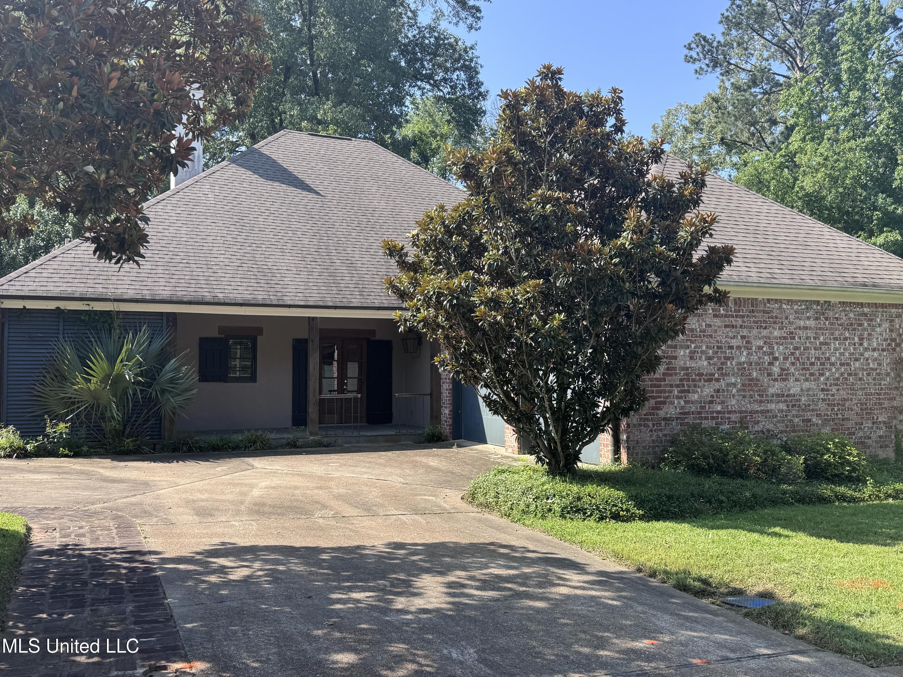 5 Pear Orchard Park Property Photo 1