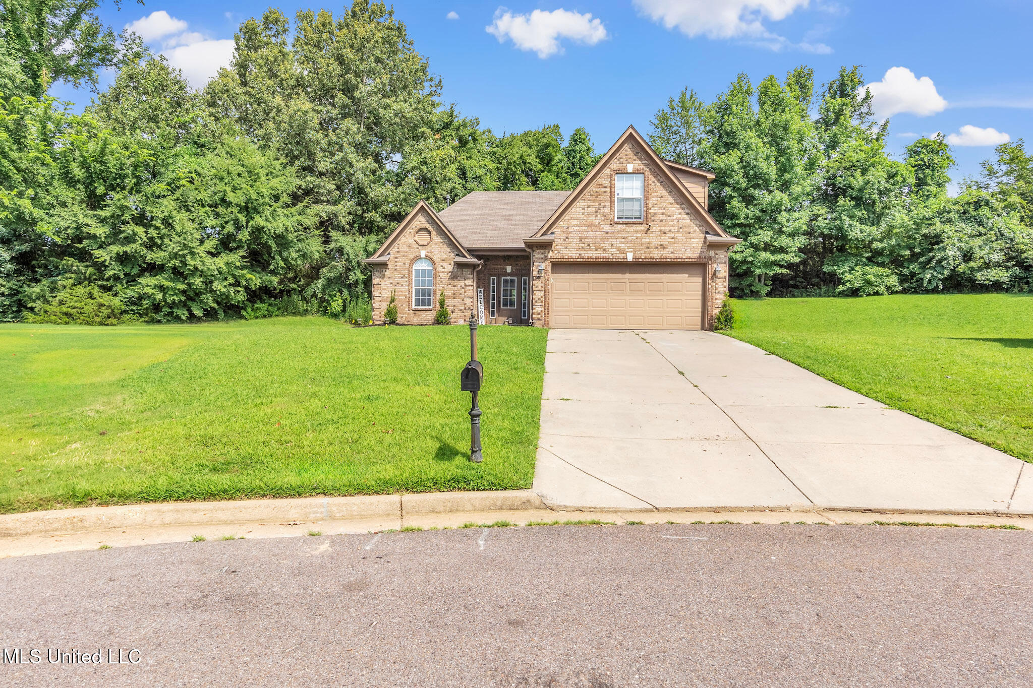 5732 Kingsman Drive Property Photo 1