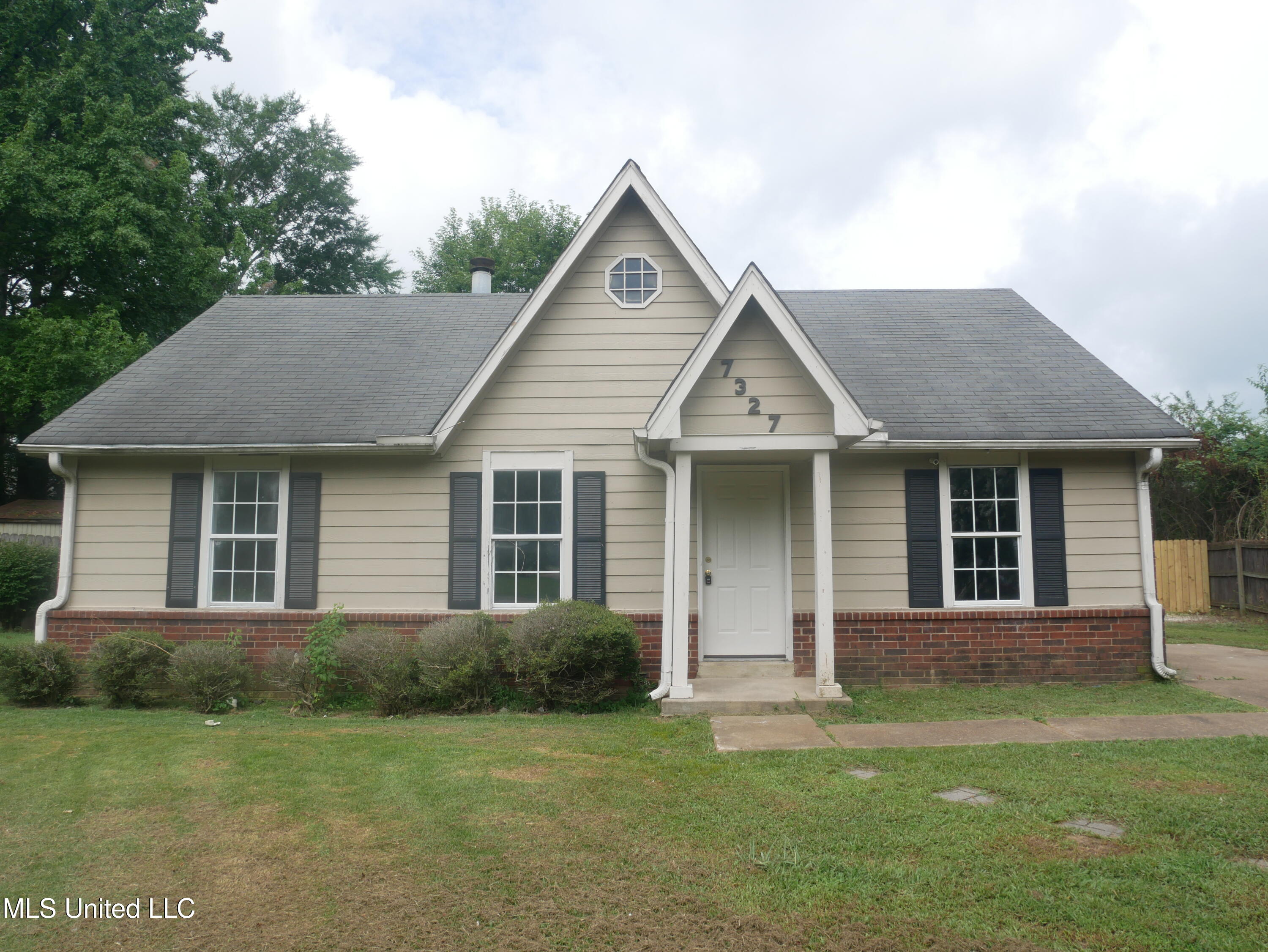 7327 Eastover Cove Property Photo 1