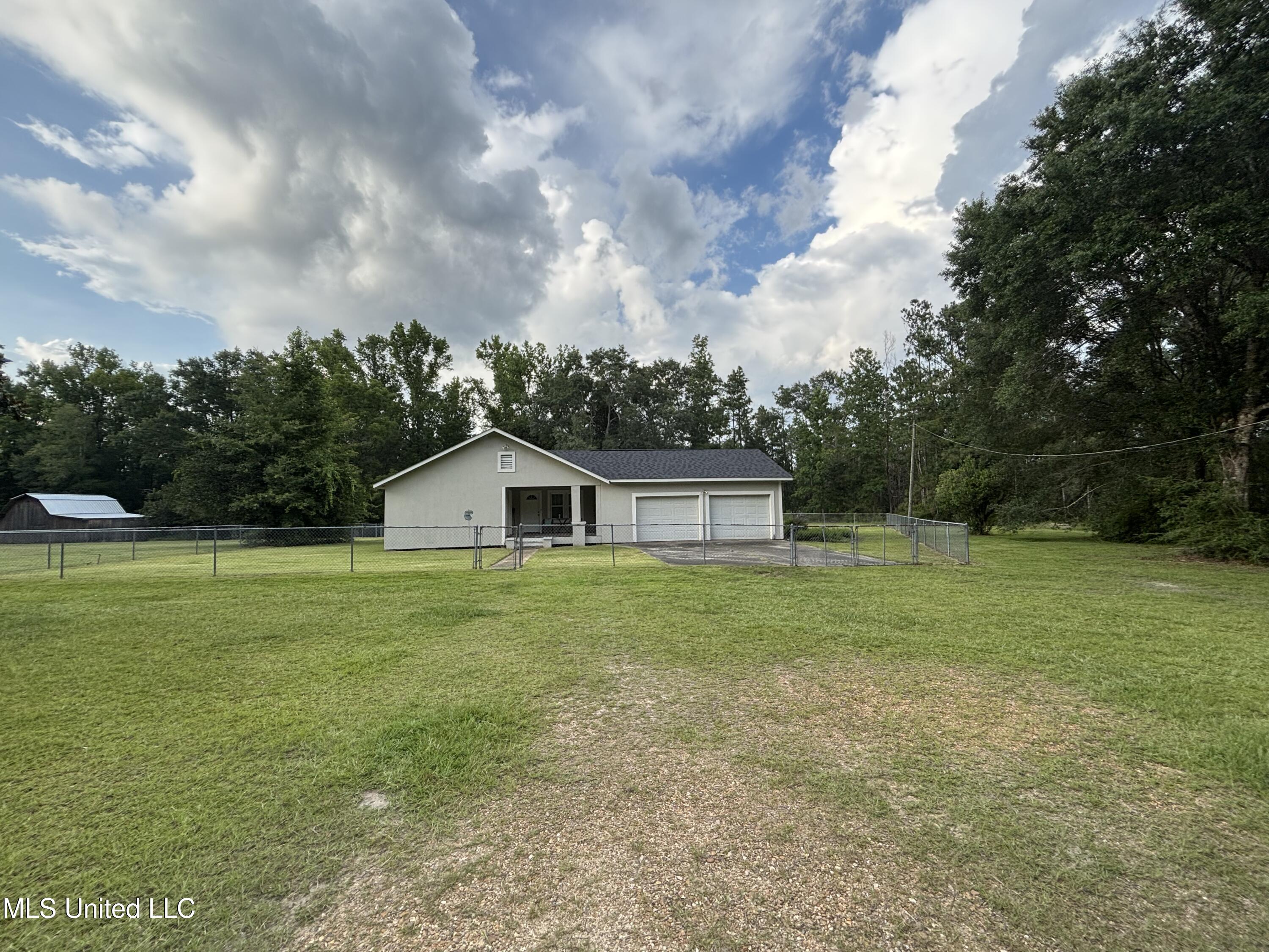 1425 E Mchenry Road Property Photo 1