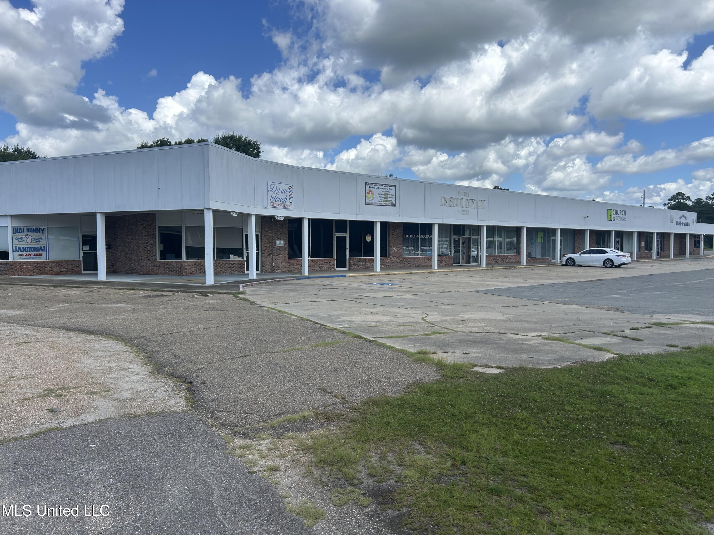 1441 Highway 90 Property Photo 3