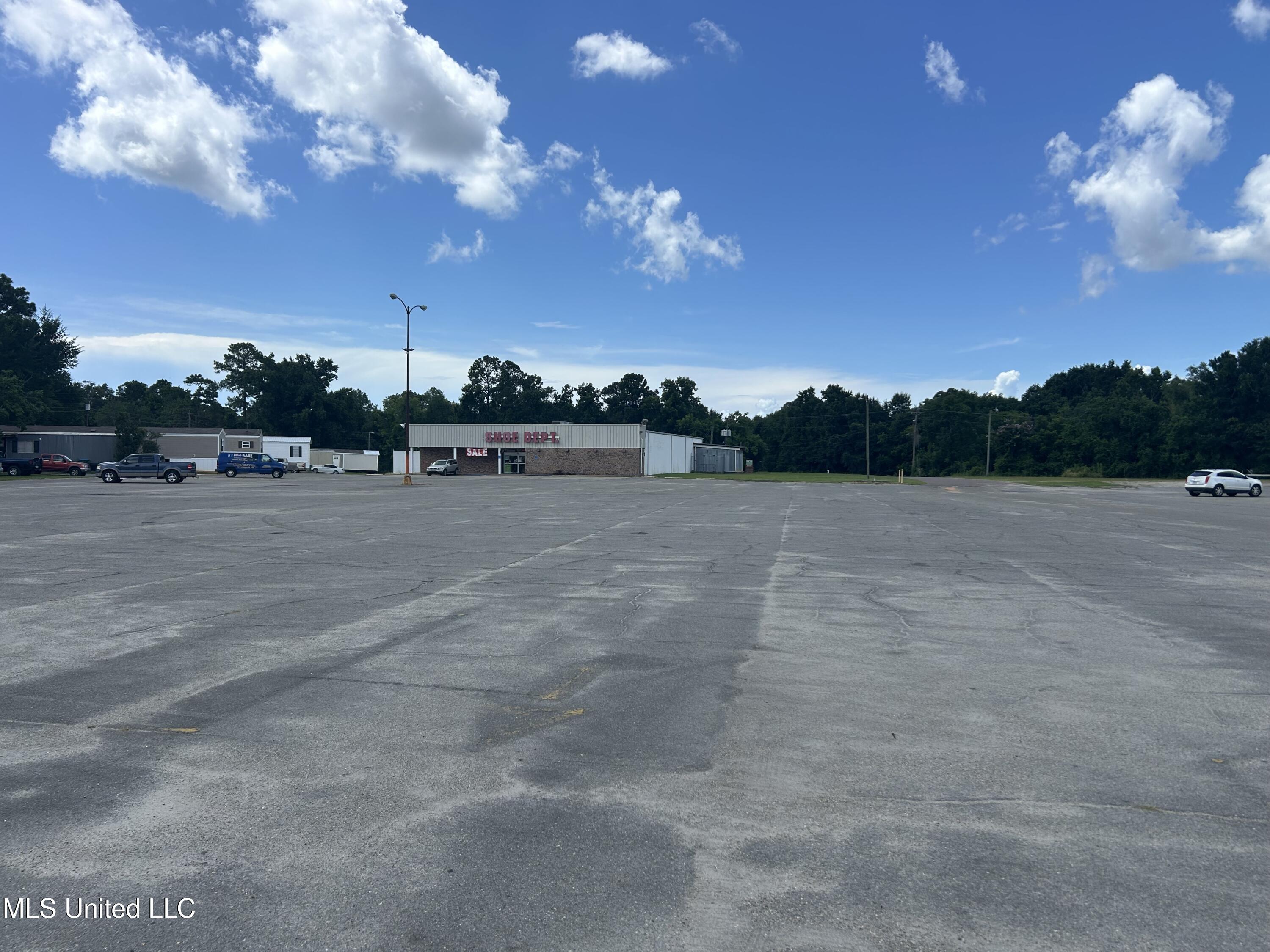 1441 Highway 90 Property Photo 7