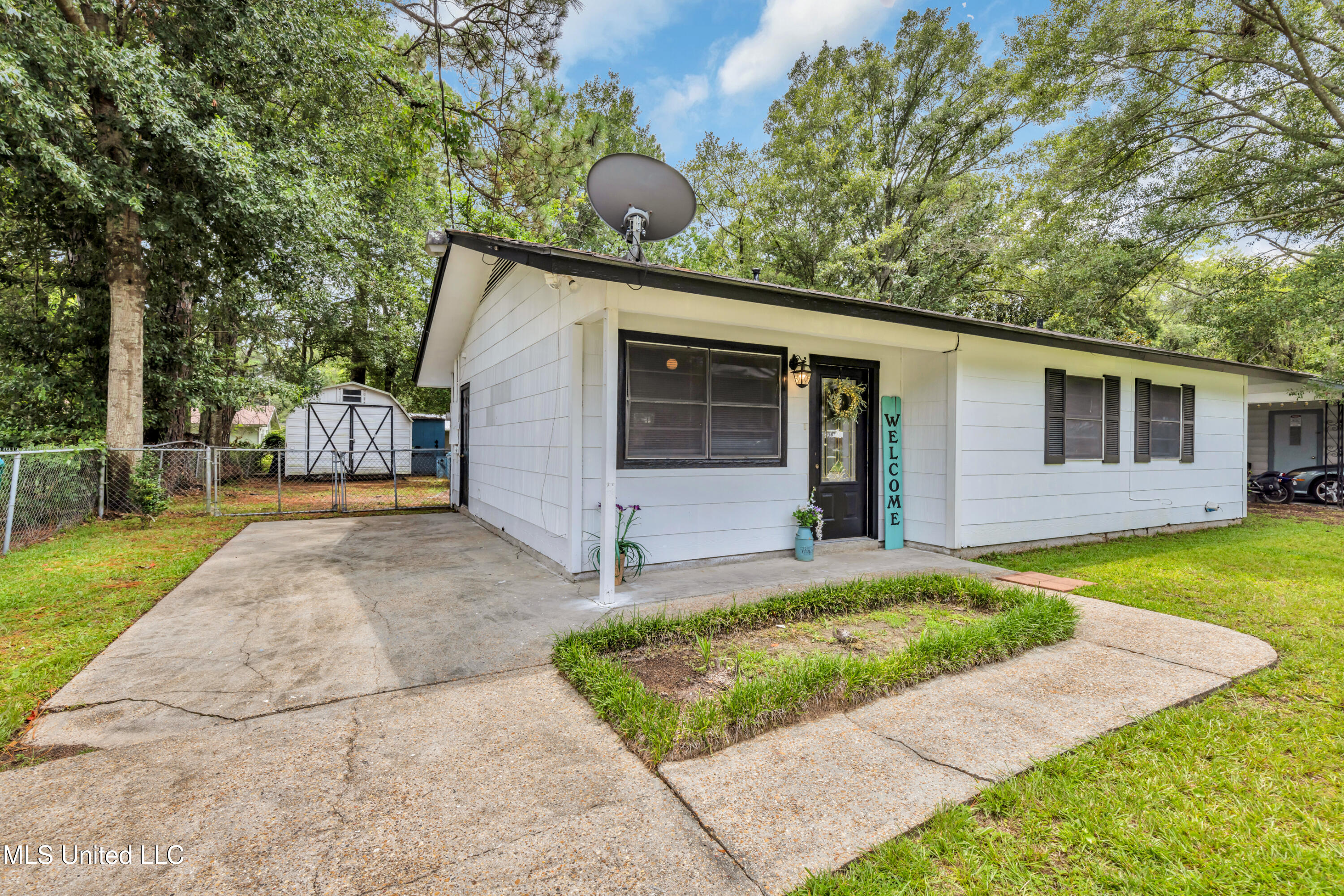 229 Linda Drive Property Photo 1
