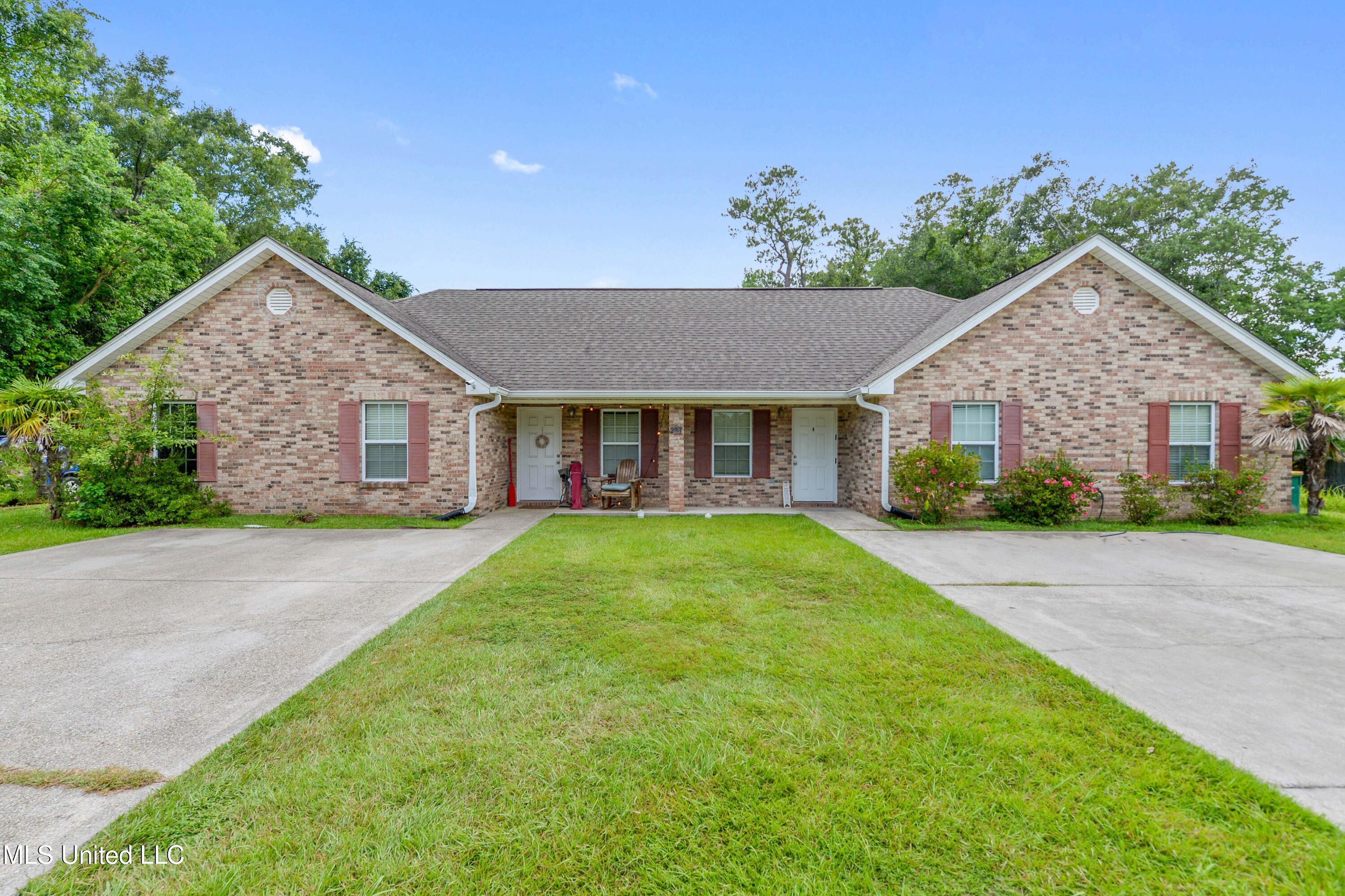 207 Reed Avenue Property Photo 1