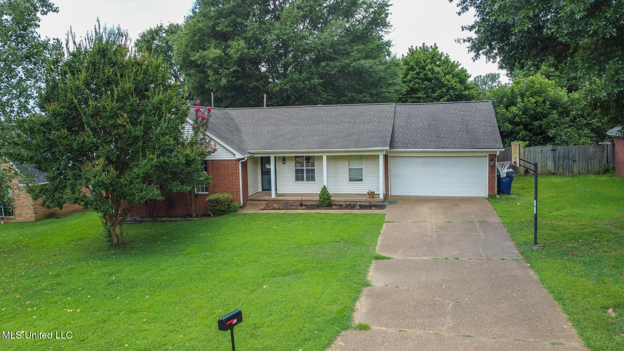 6251 Choctaw Trail Property Photo 1