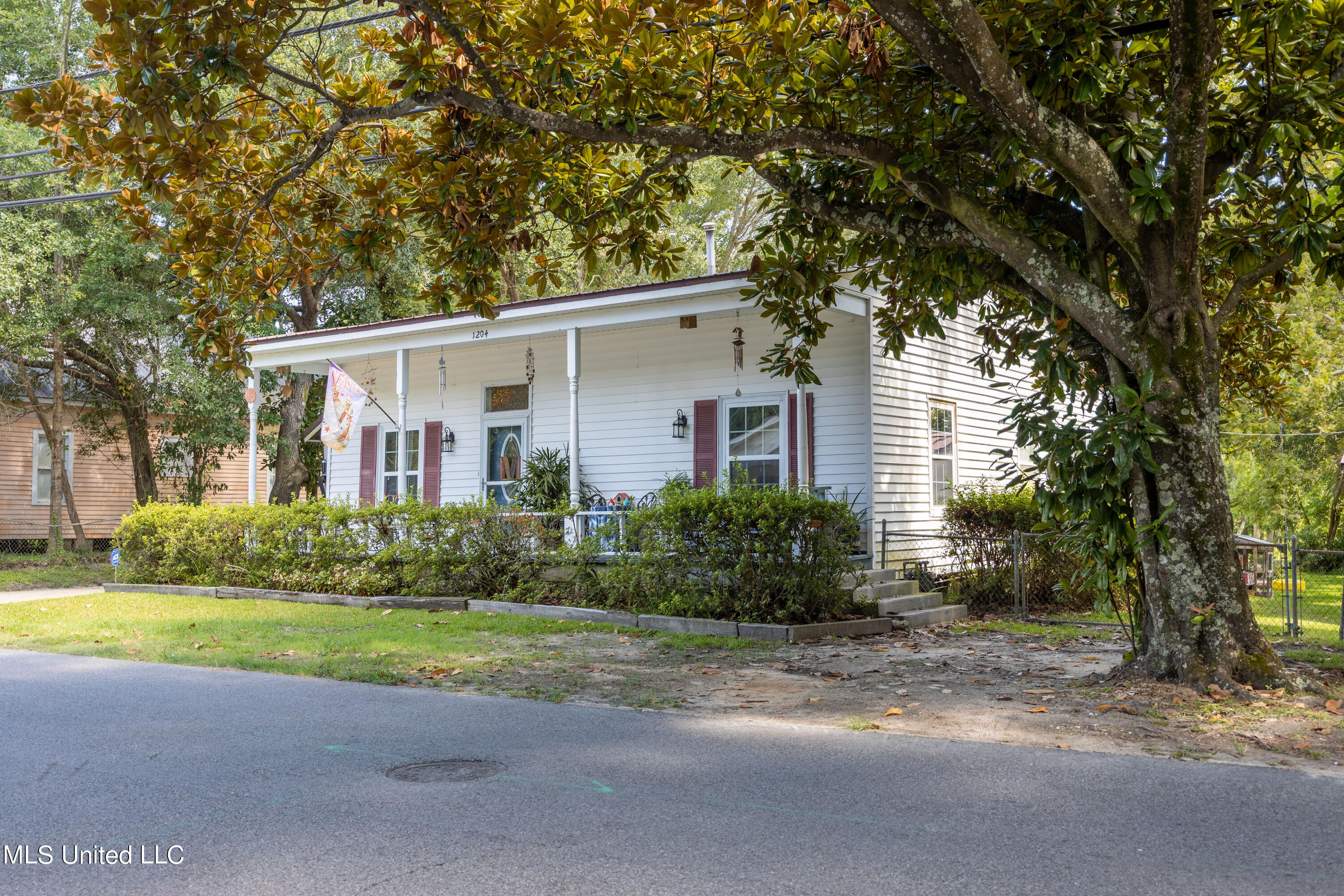 1204 Porter Avenue Property Photo 1