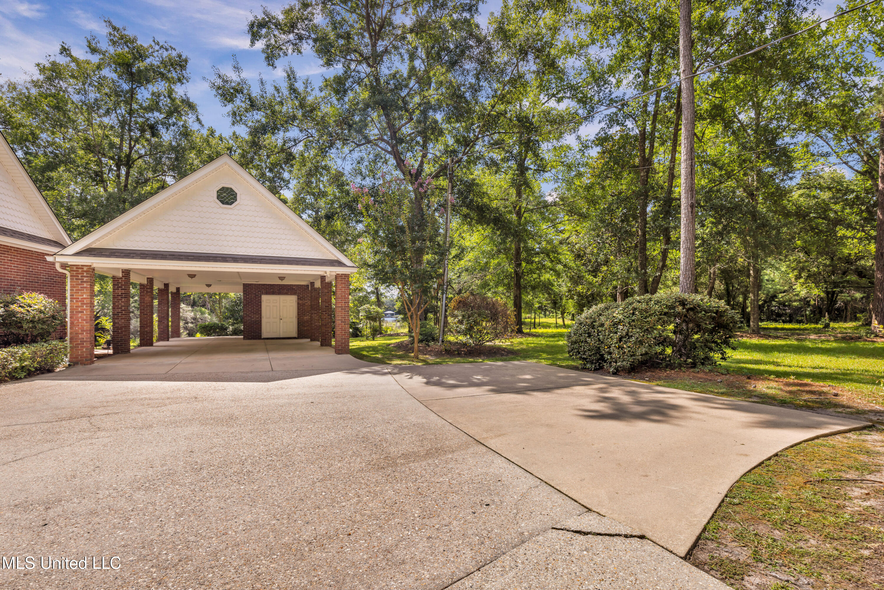 6022 Monticilla Circle Property Photo 7