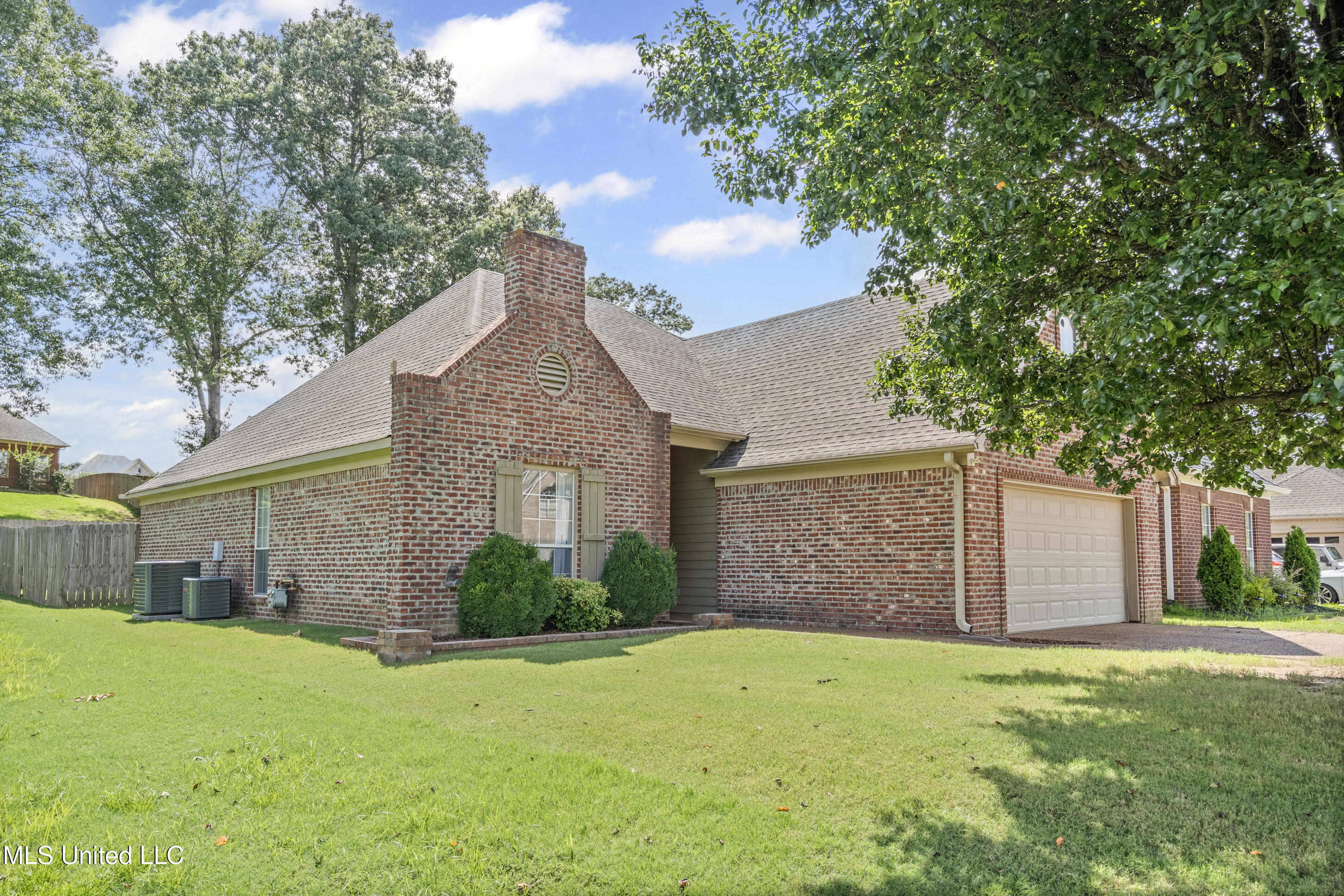 4909 Graham Lake Drive Property Photo 1