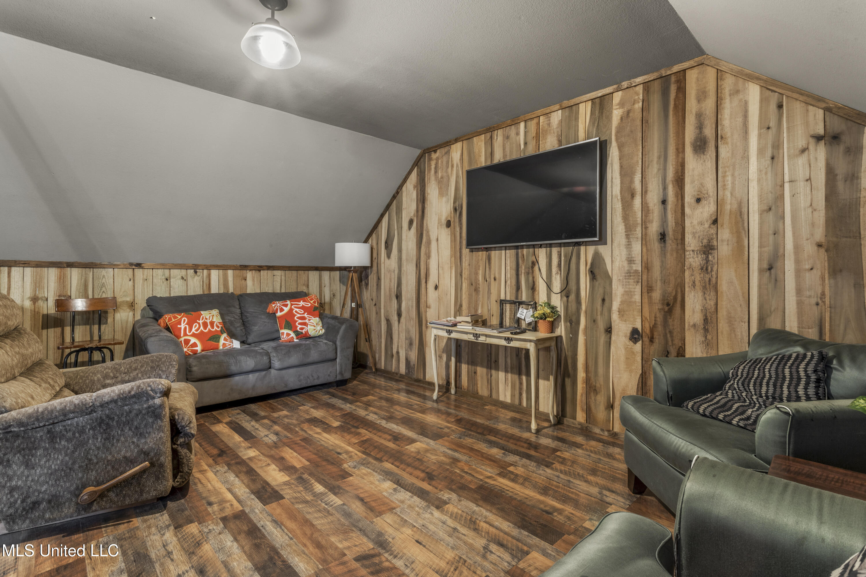 5106 Vestry Road Property Photo 5