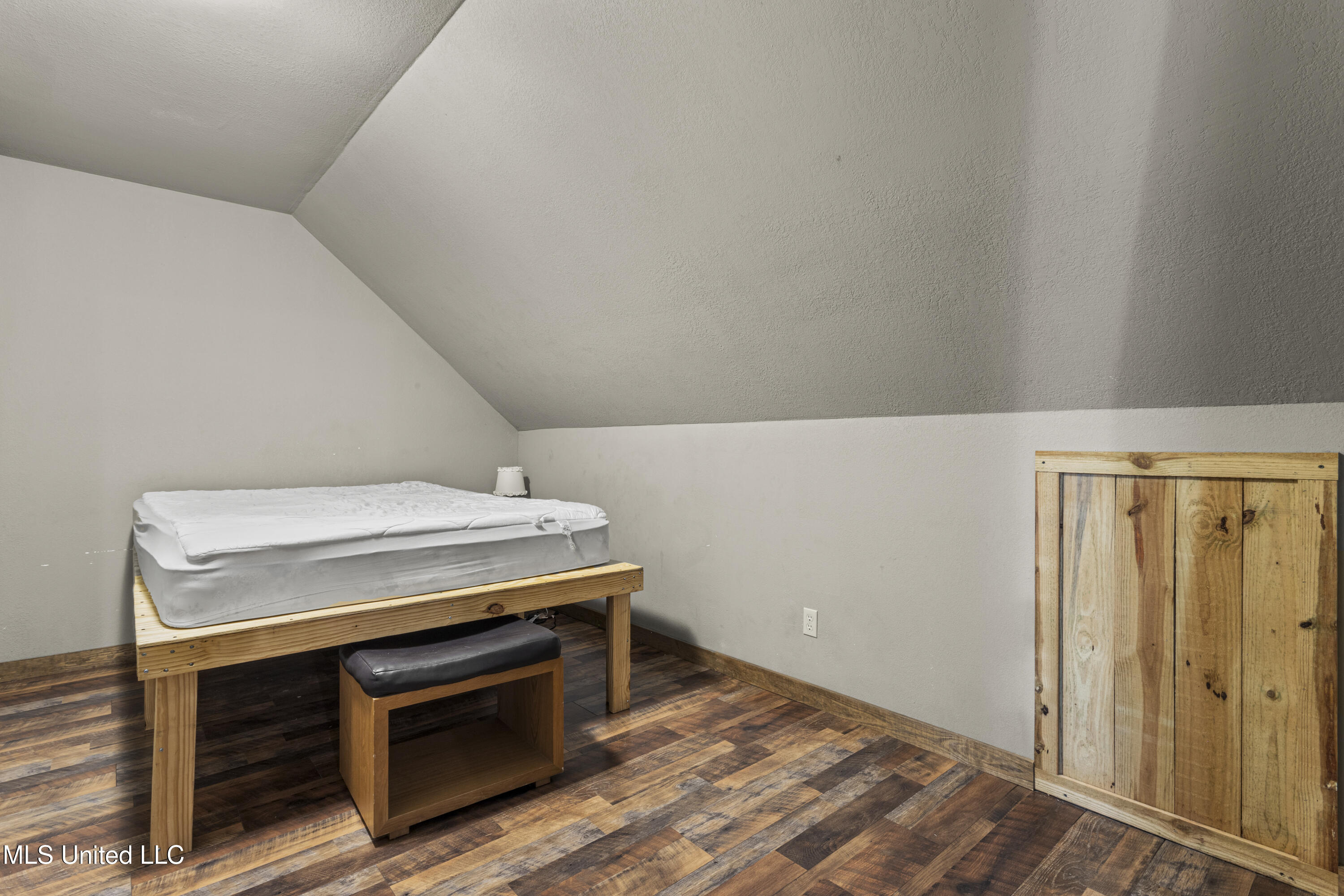 5106 Vestry Road Property Photo 59