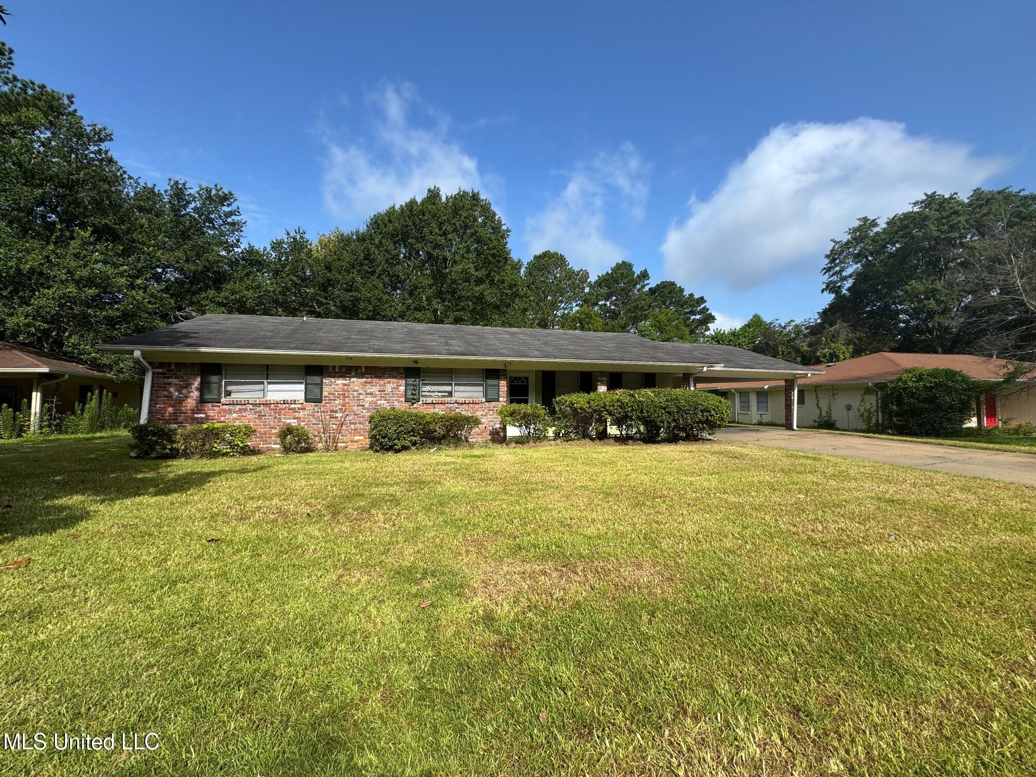2229 Scanlon Drive Property Photo 1