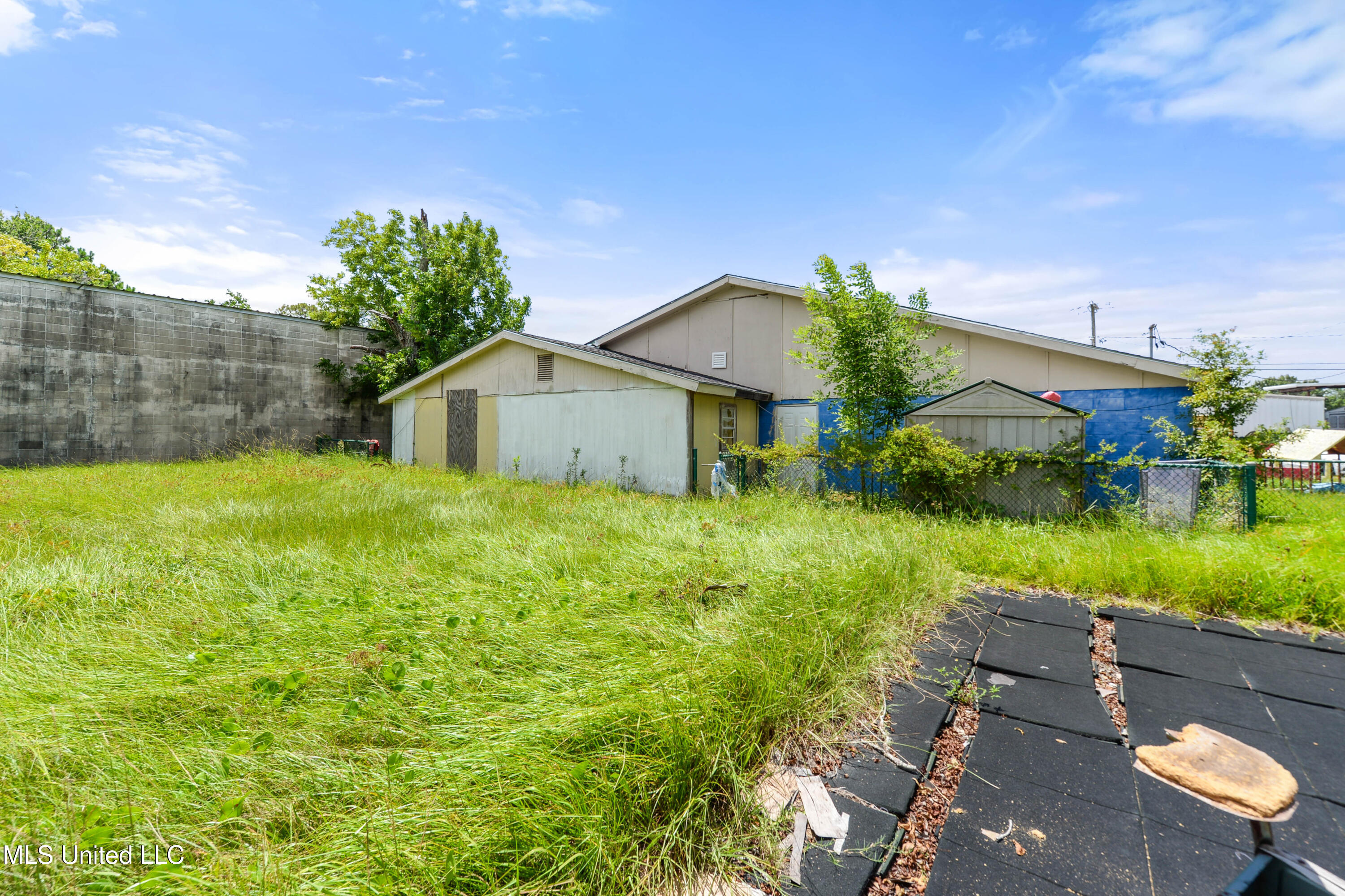 1915 Kenneth Avenue Property Photo 15