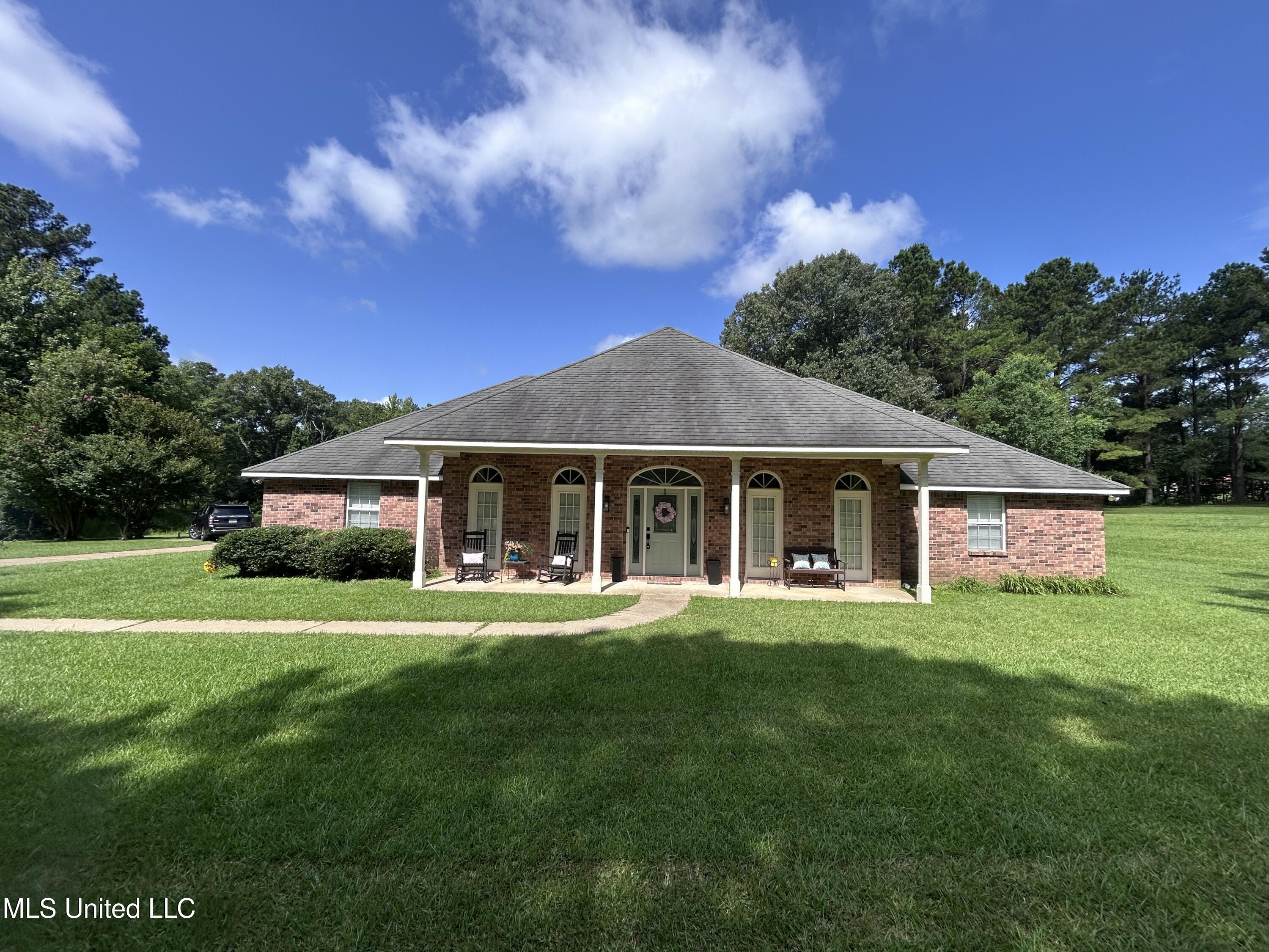 1170 Spring Lake Cove Property Photo 1