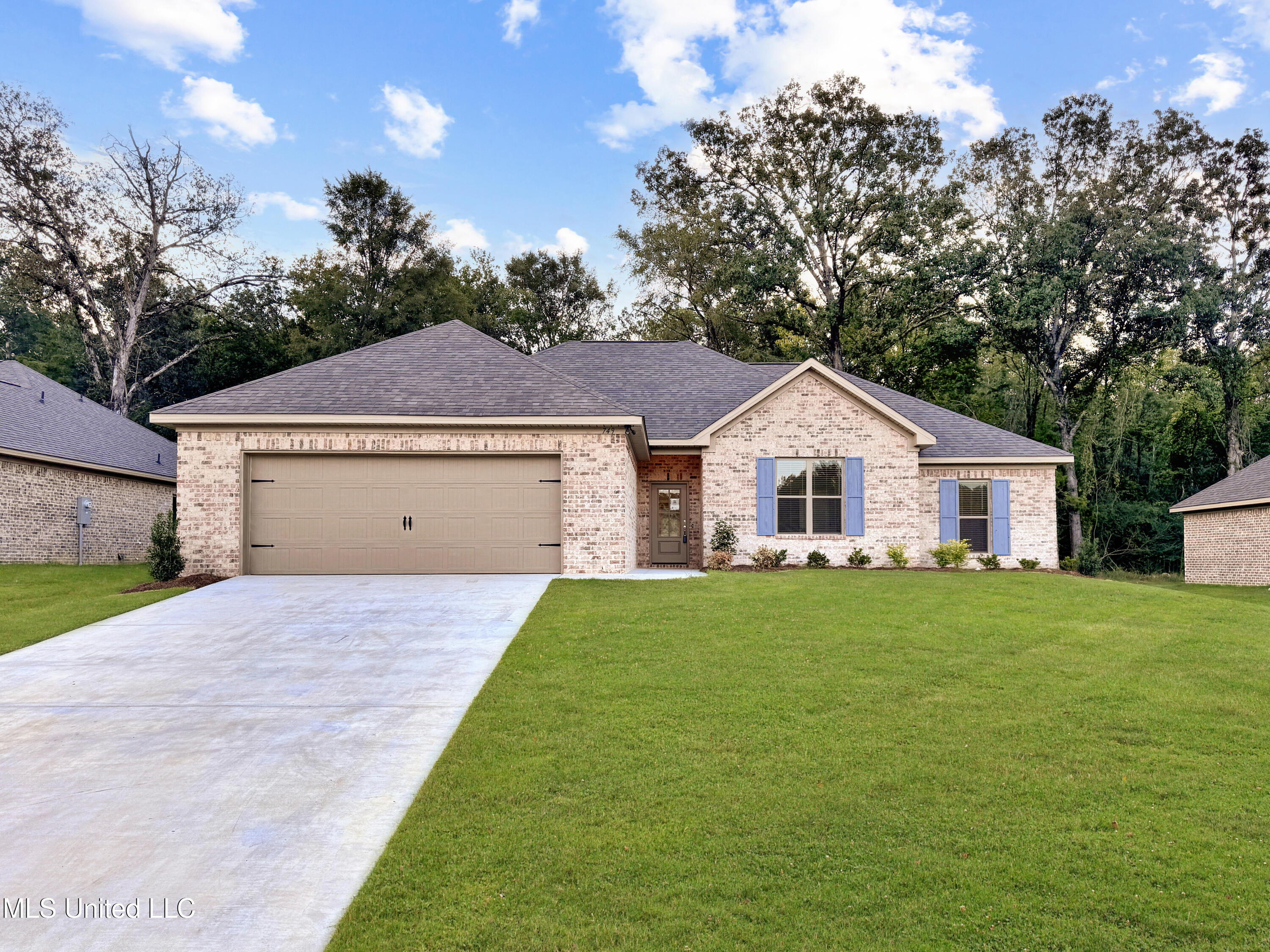 749 Magnolia Point Circle Property Photo 1