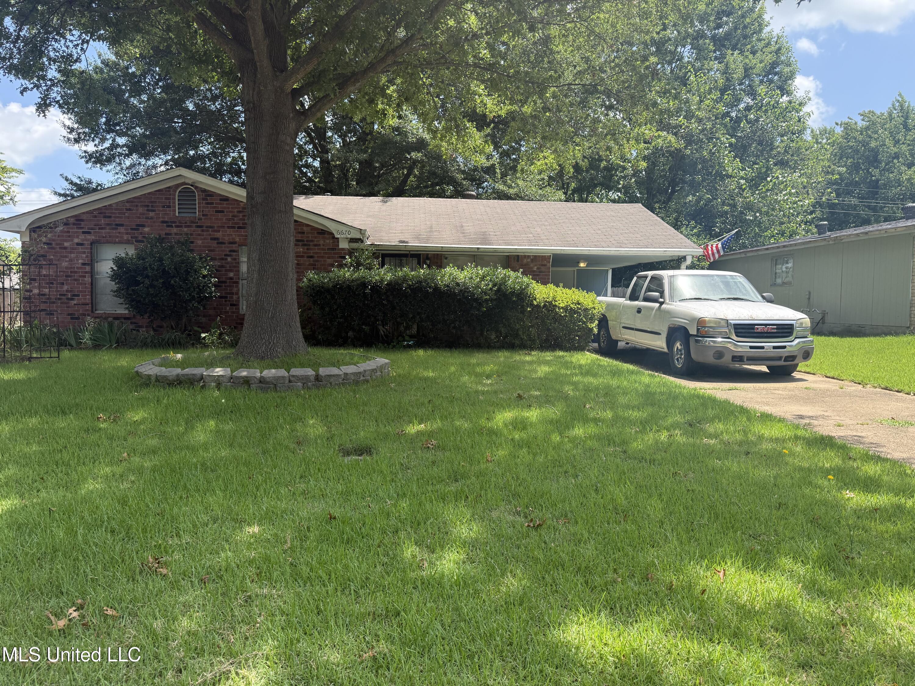 6670 Embassy Circle Property Photo 1