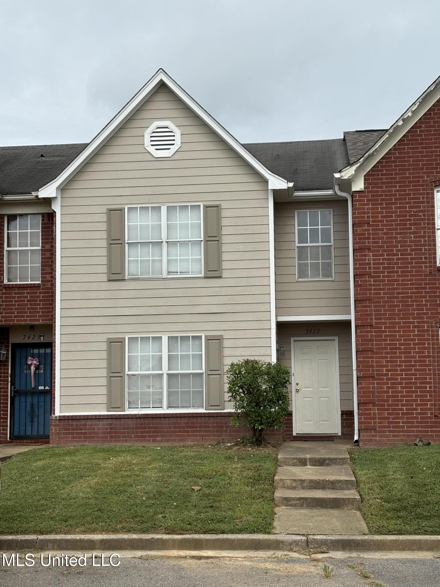 7429 Perrin Lane Property Photo 1