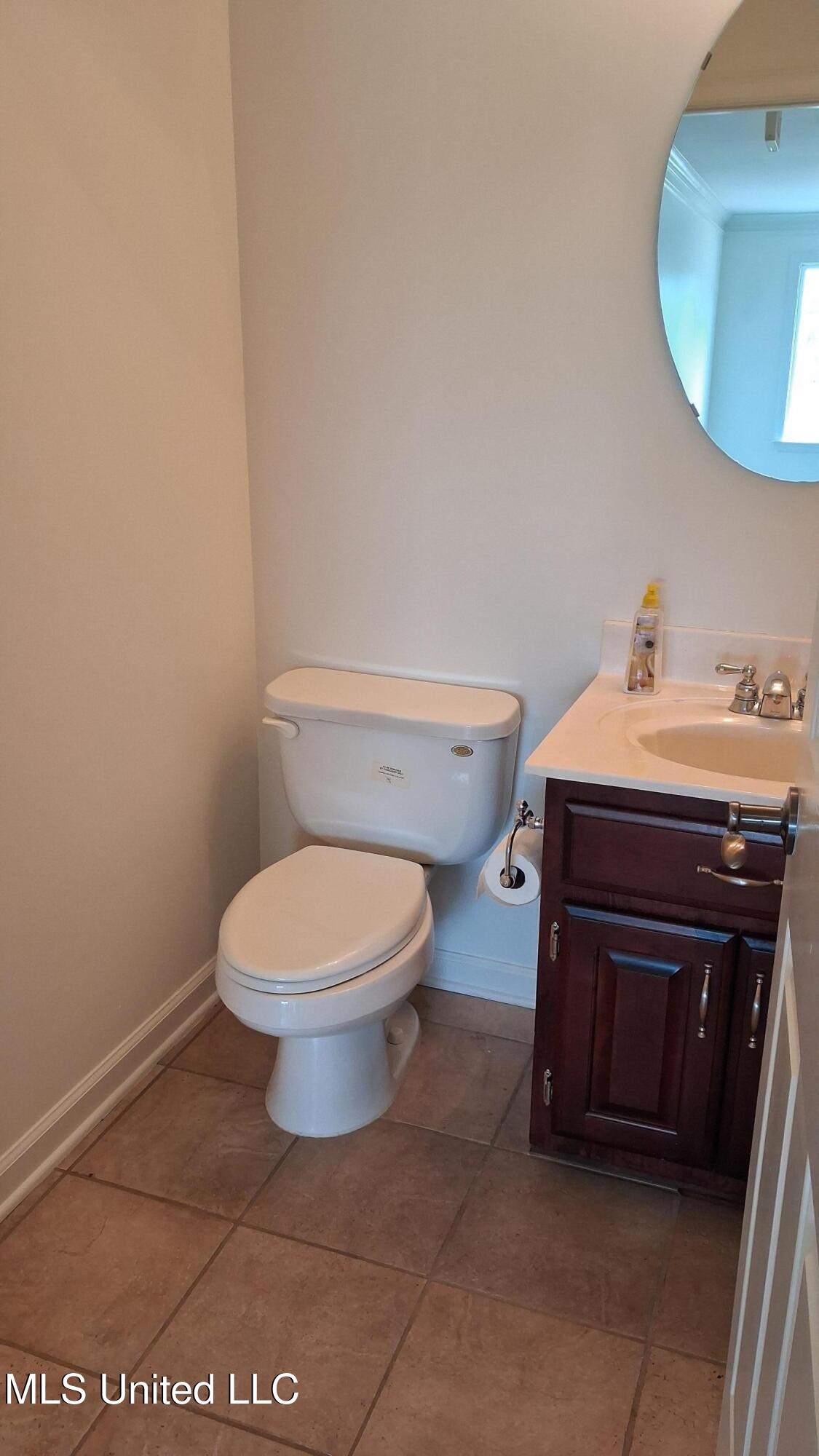 1074 Thousand Oaks Drive Property Photo 6