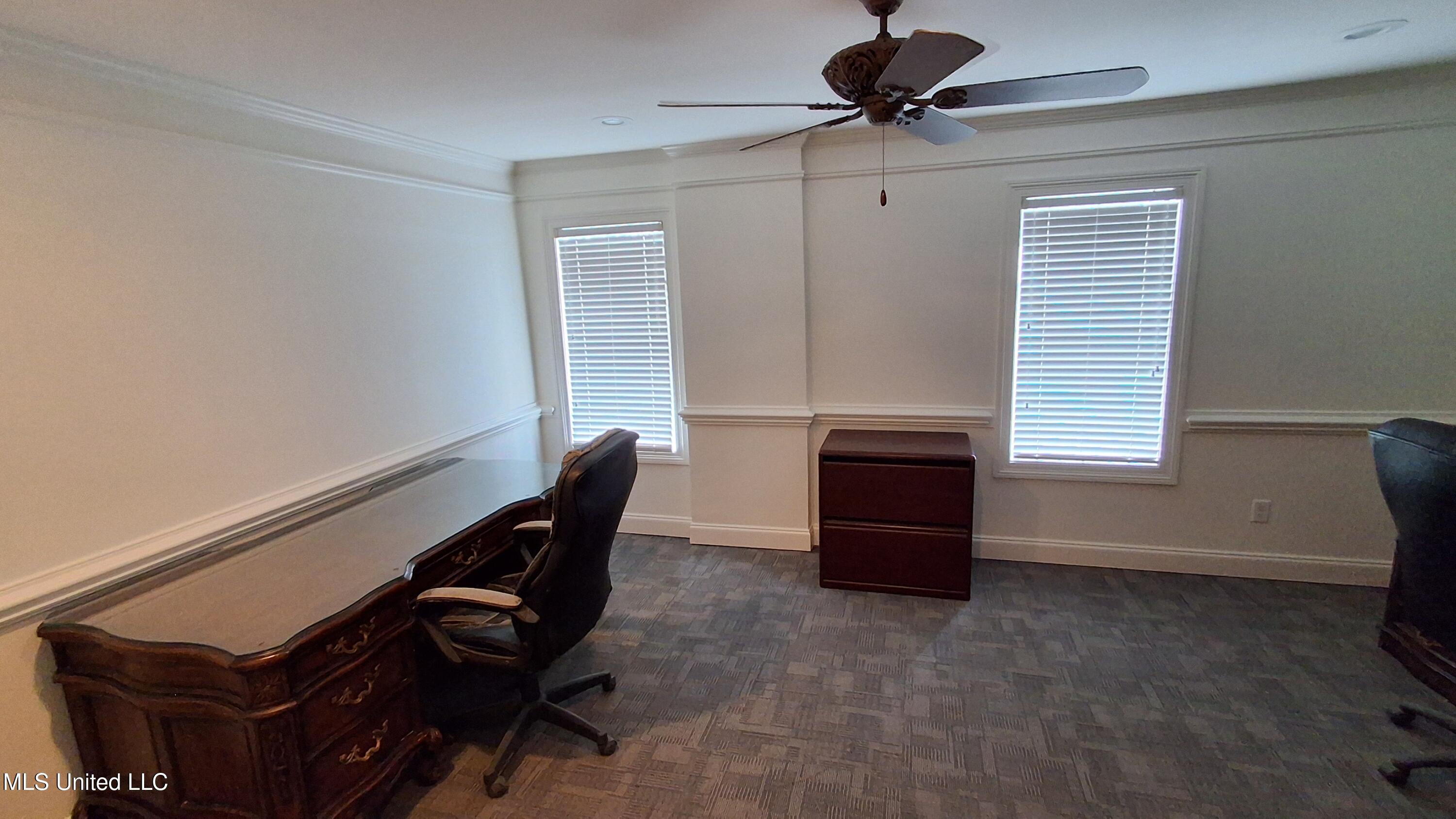 1074 Thousand Oaks Drive Property Photo 14