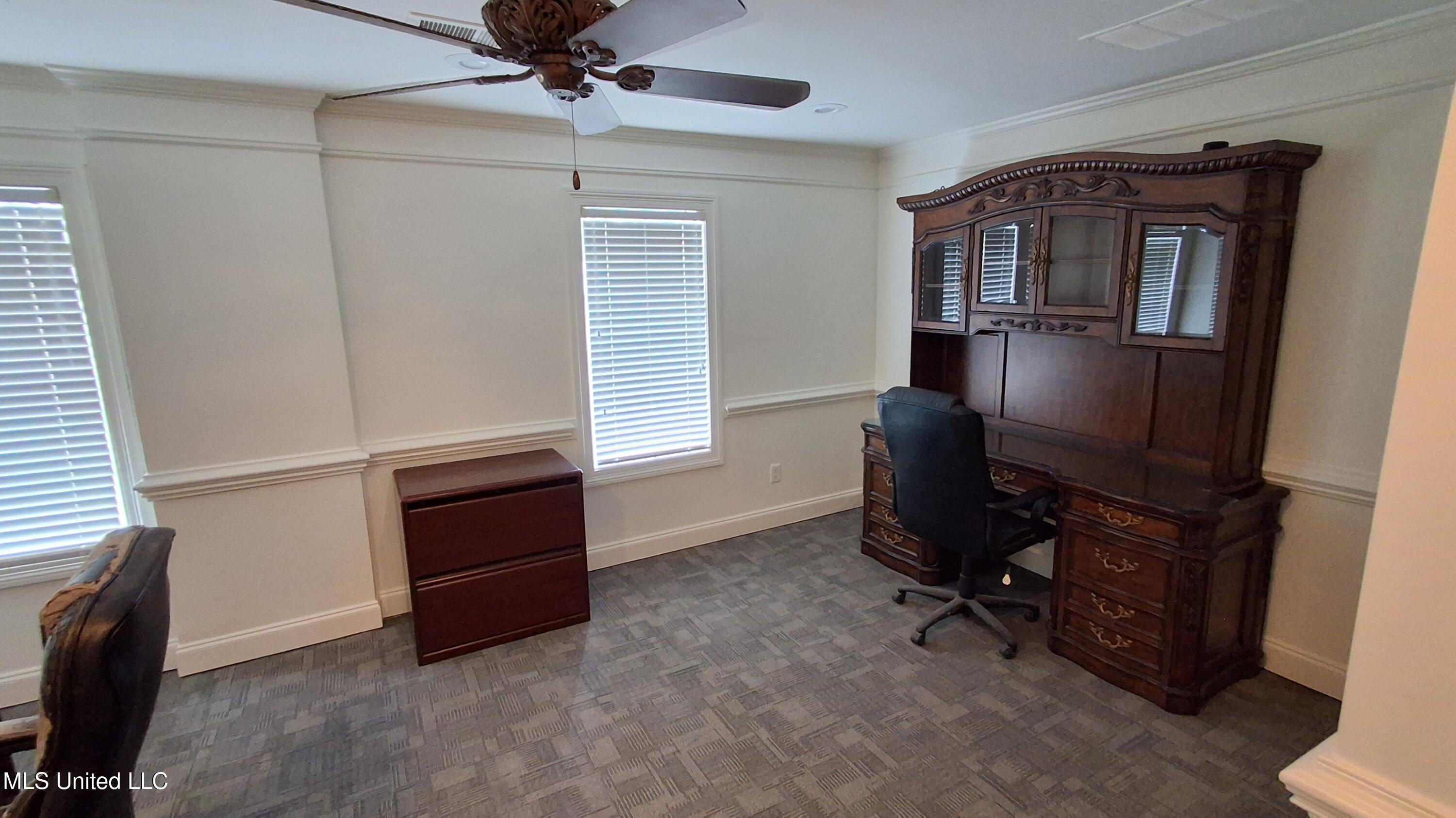 1074 Thousand Oaks Drive Property Photo 15