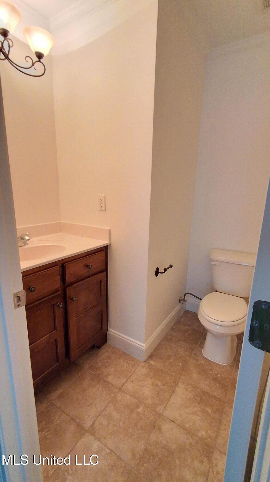 1074 Thousand Oaks Drive Property Photo 17