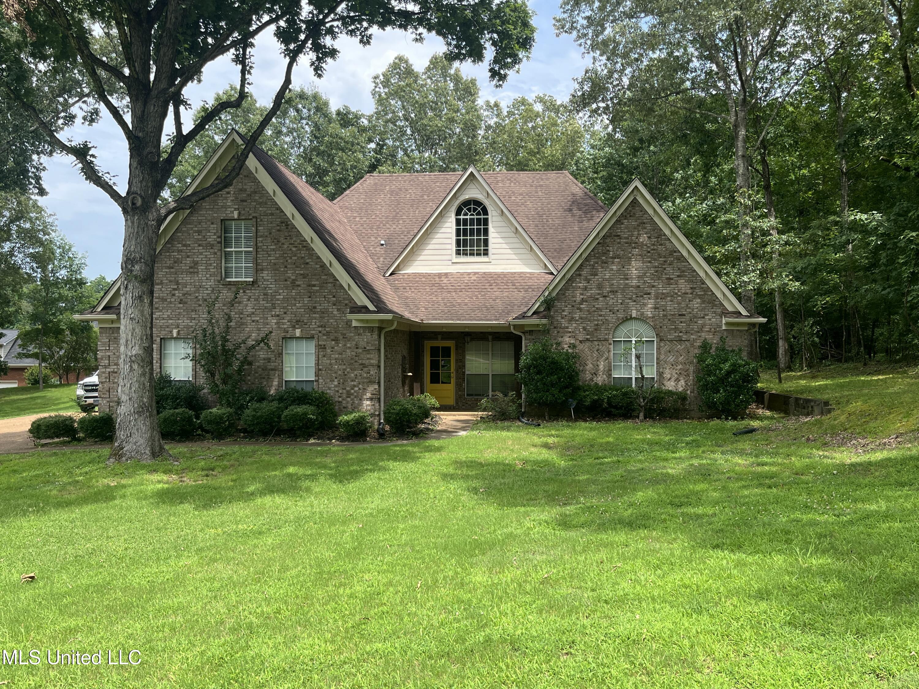 4644 Gwyck Road Property Photo 1